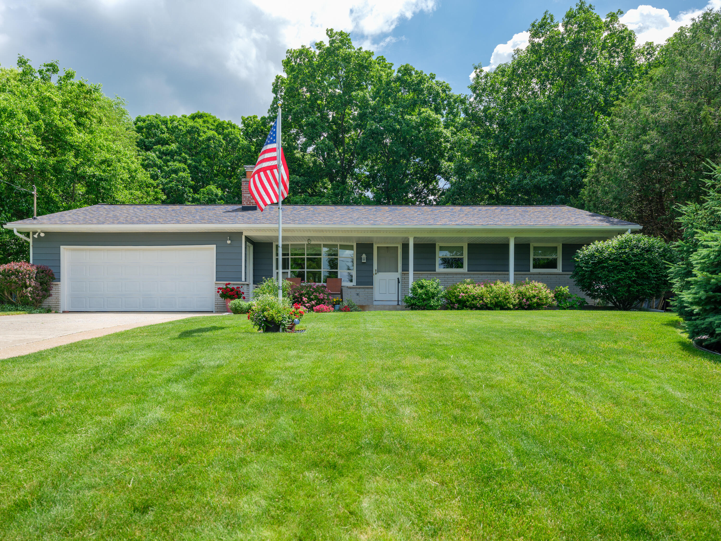 5482 Lindenwood Street Kalamazoo MI 49004