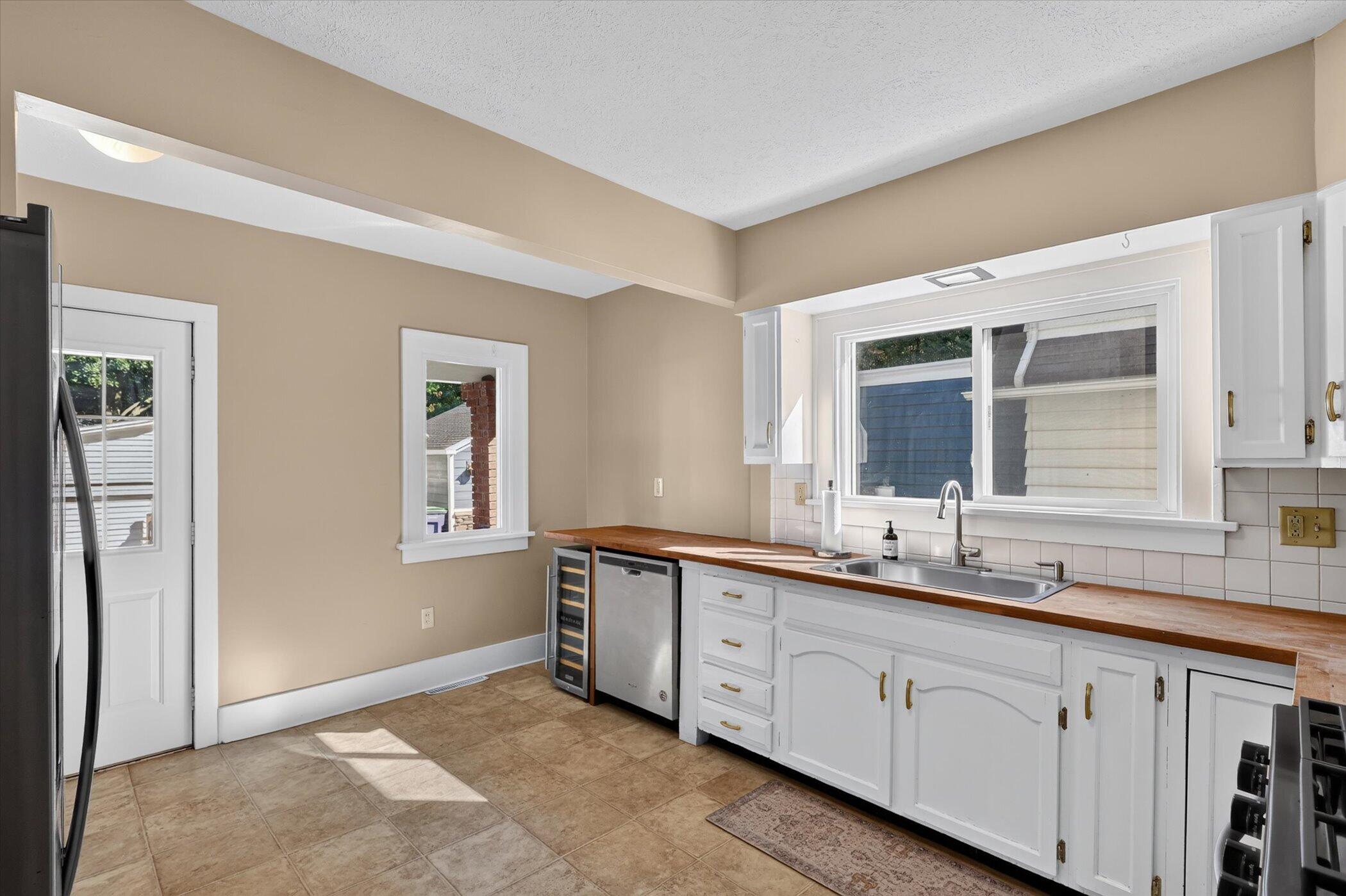 328 Glenhaven Avenue NW Grand Rapids MI 49504
