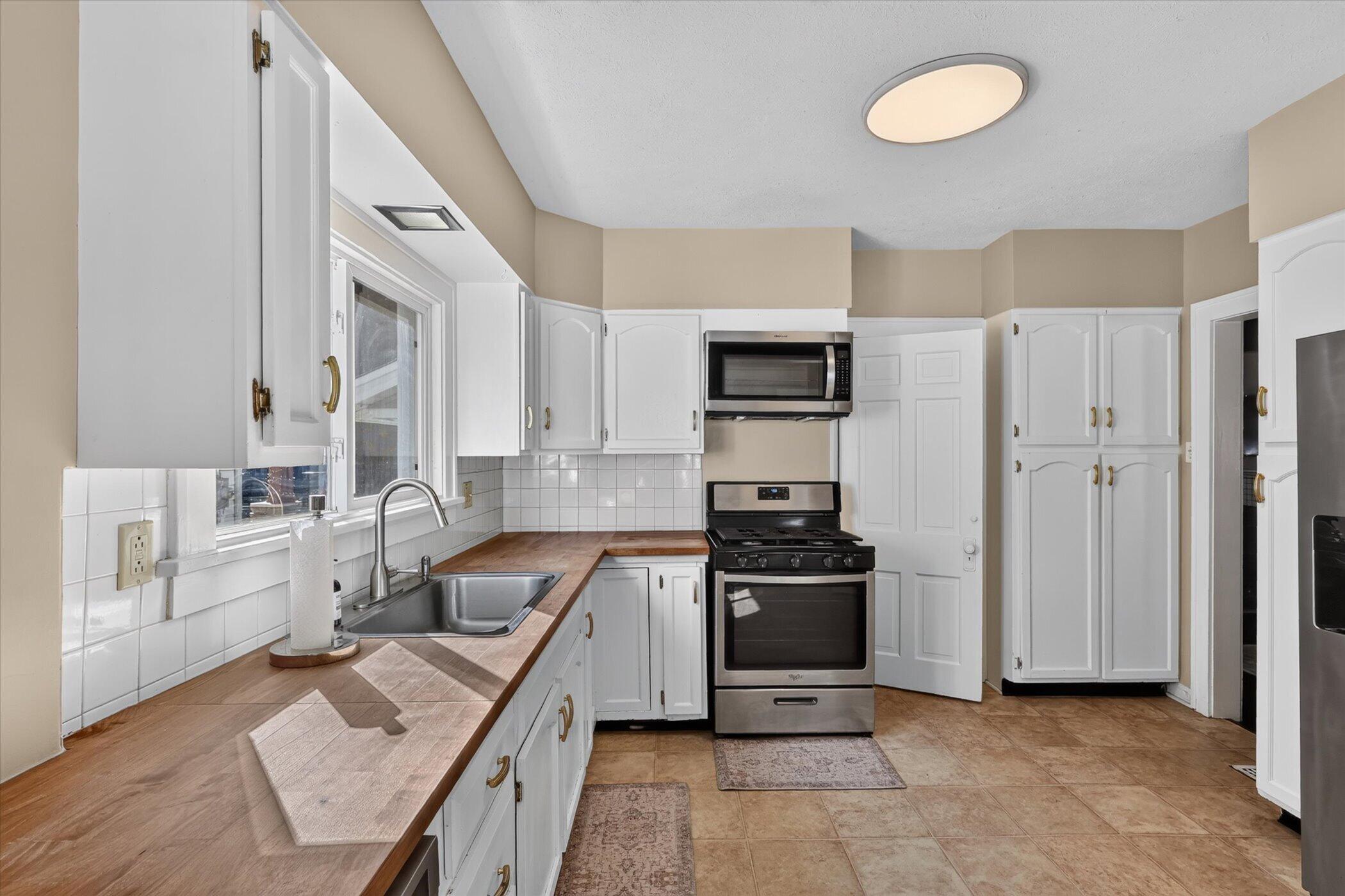 328 Glenhaven Avenue NW Grand Rapids MI 49504