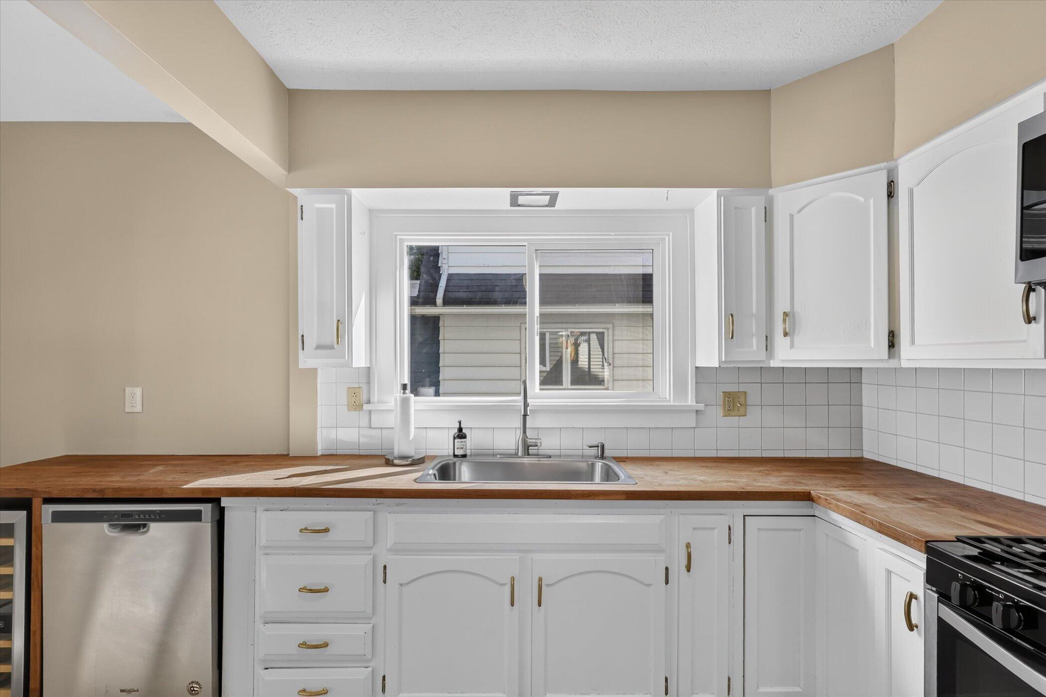 328 Glenhaven Avenue NW Grand Rapids MI 49504