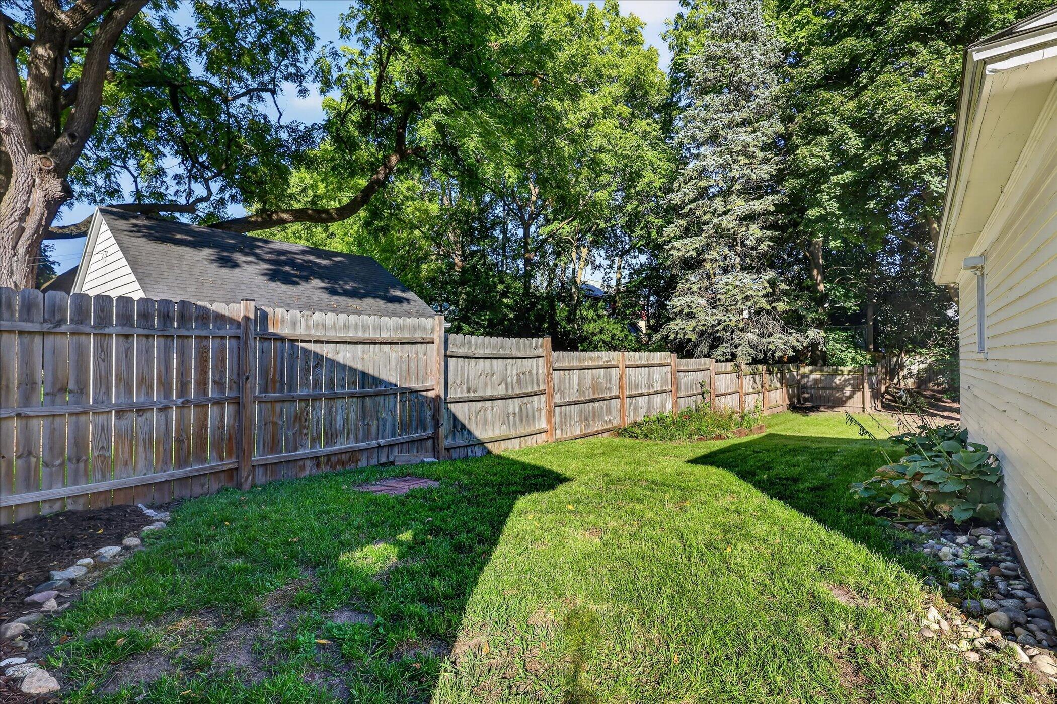 328 Glenhaven Avenue NW Grand Rapids MI 49504