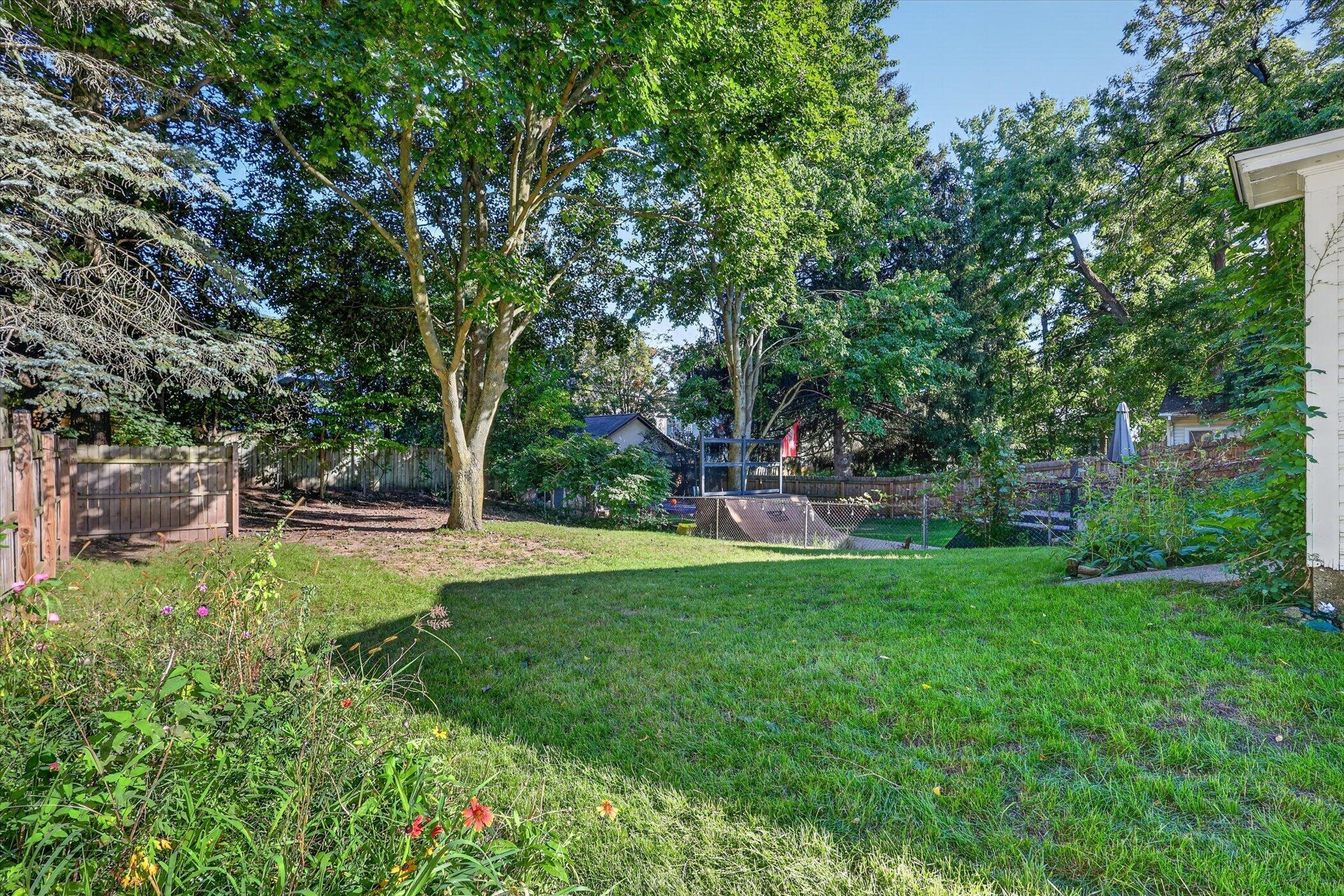 328 Glenhaven Avenue NW Grand Rapids MI 49504