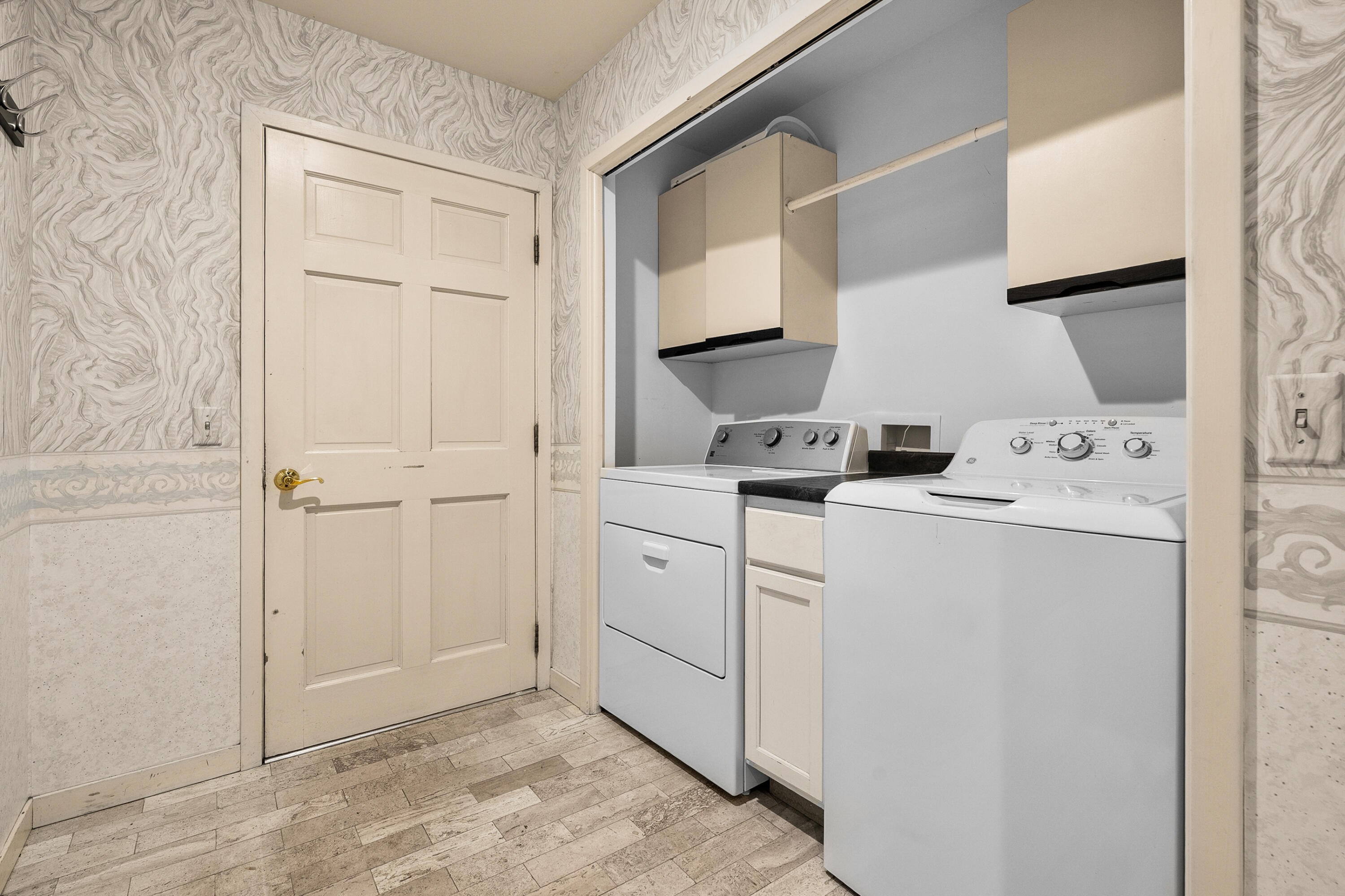 5062 Colony Woods Drive Kalamazoo MI 49009