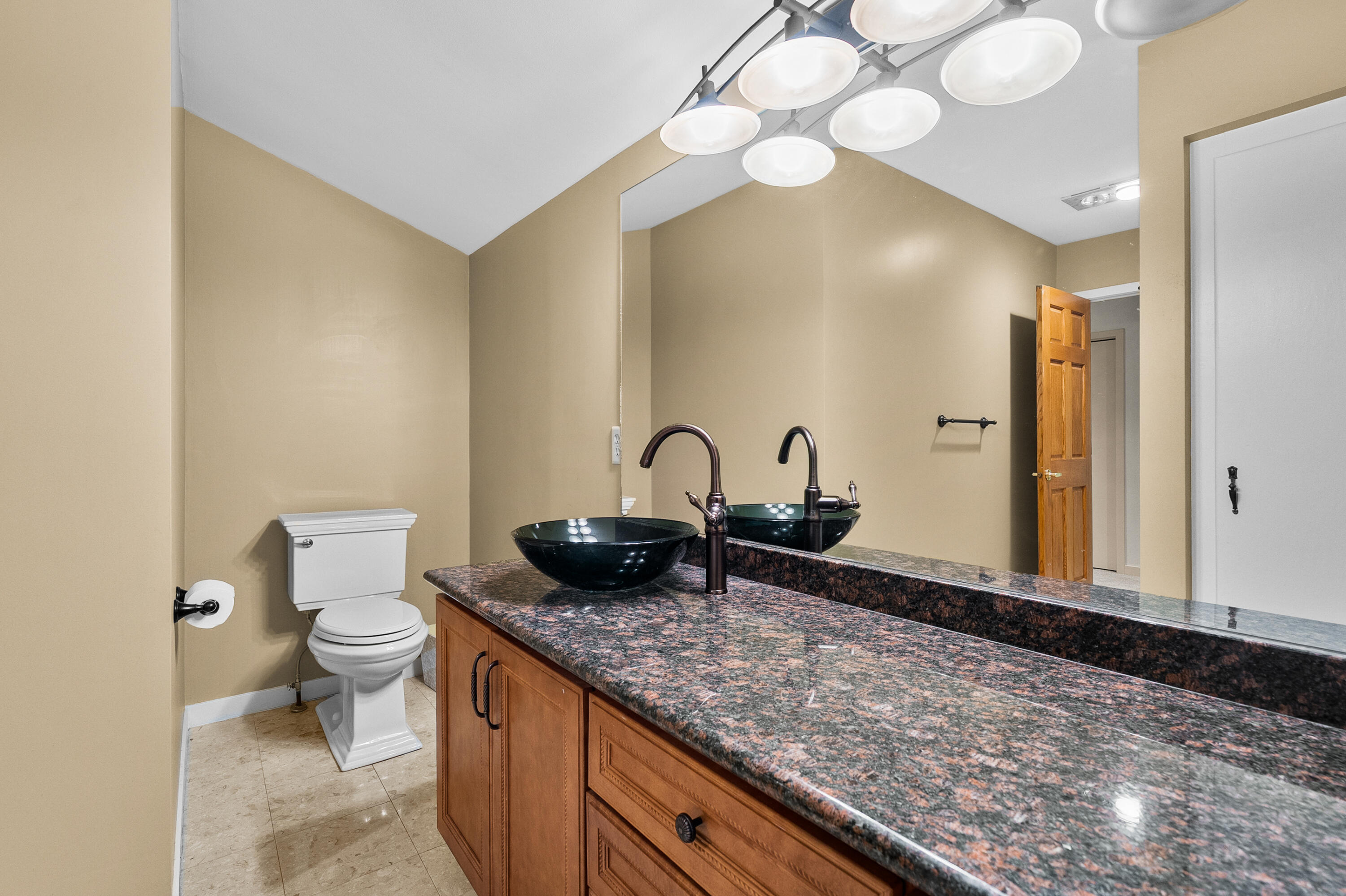 5062 Colony Woods Drive Kalamazoo MI 49009