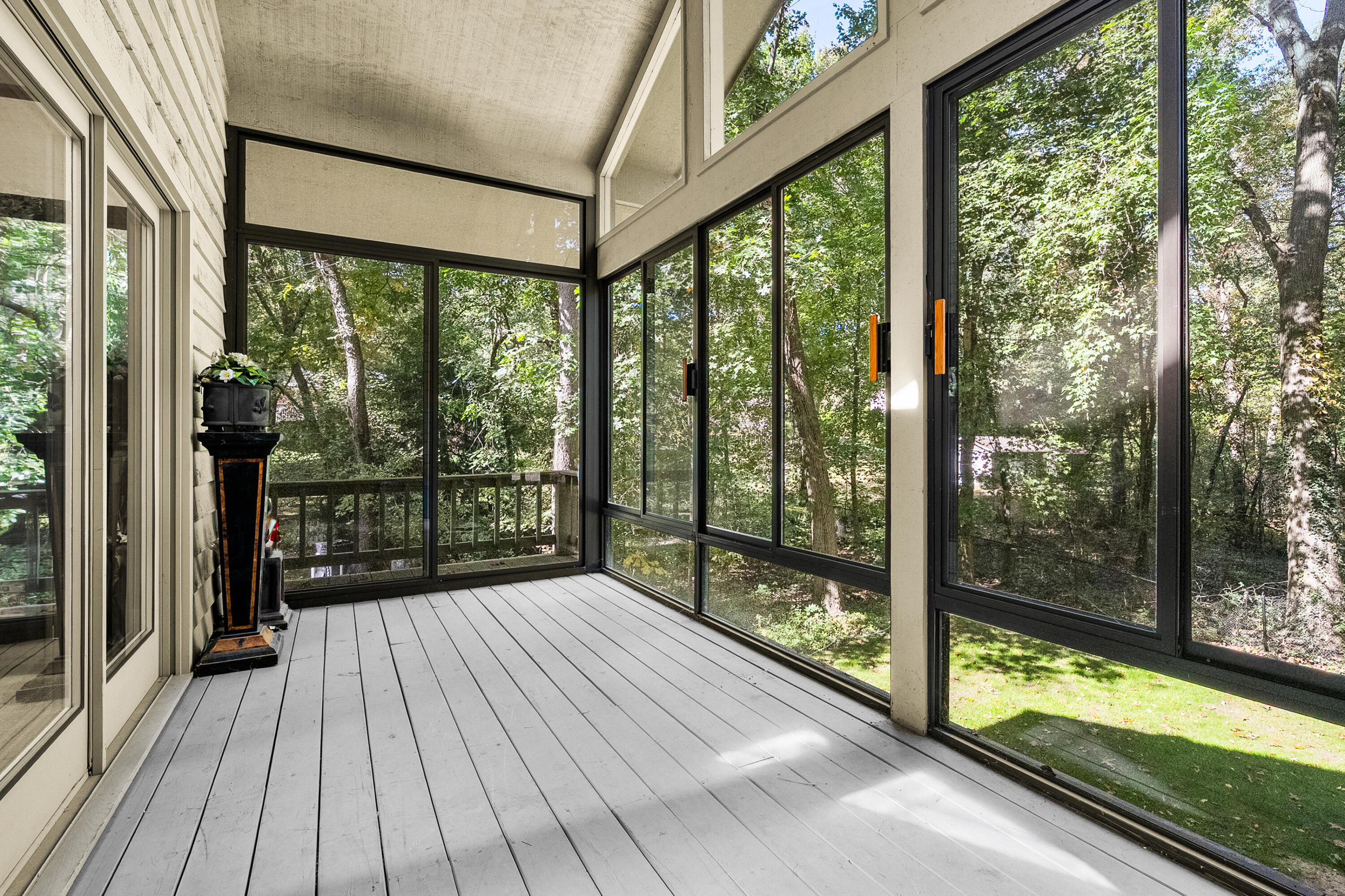 5062 Colony Woods Drive Kalamazoo MI 49009