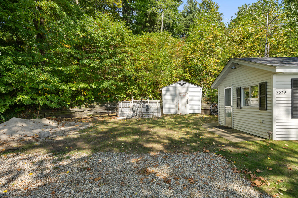 2529 Miner Lake Drive Allegan MI 49010