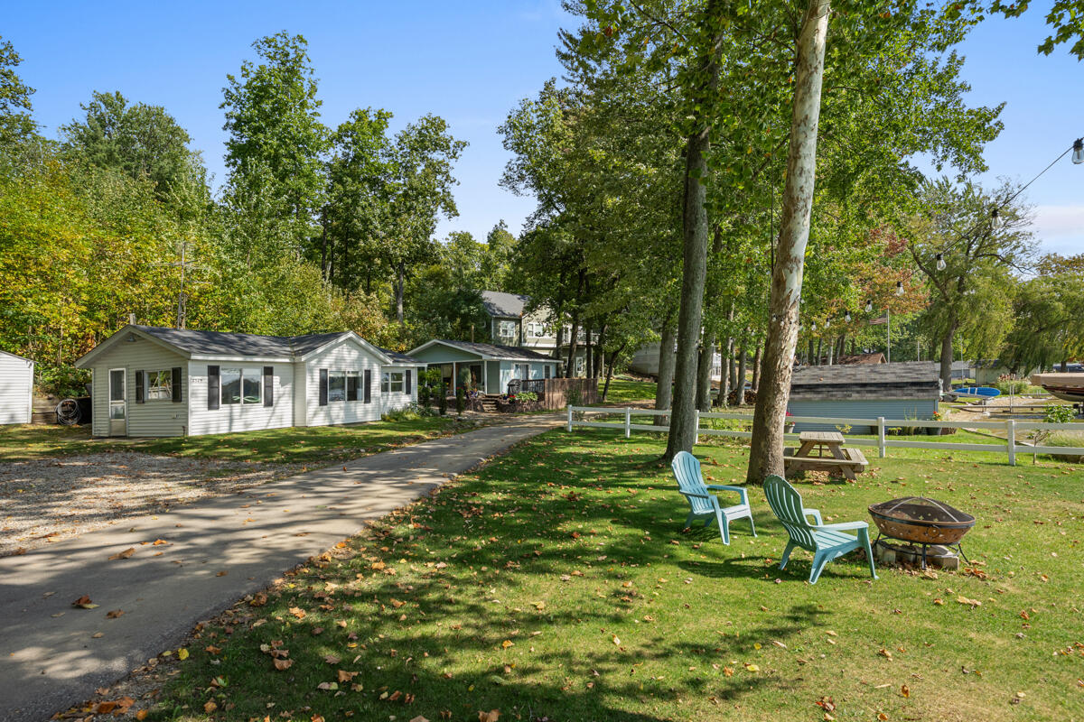 2529 Miner Lake Drive Allegan MI 49010