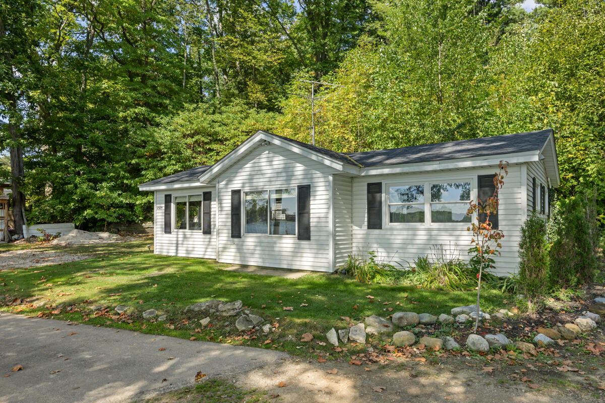 2529 Miner Lake Drive Allegan MI 49010