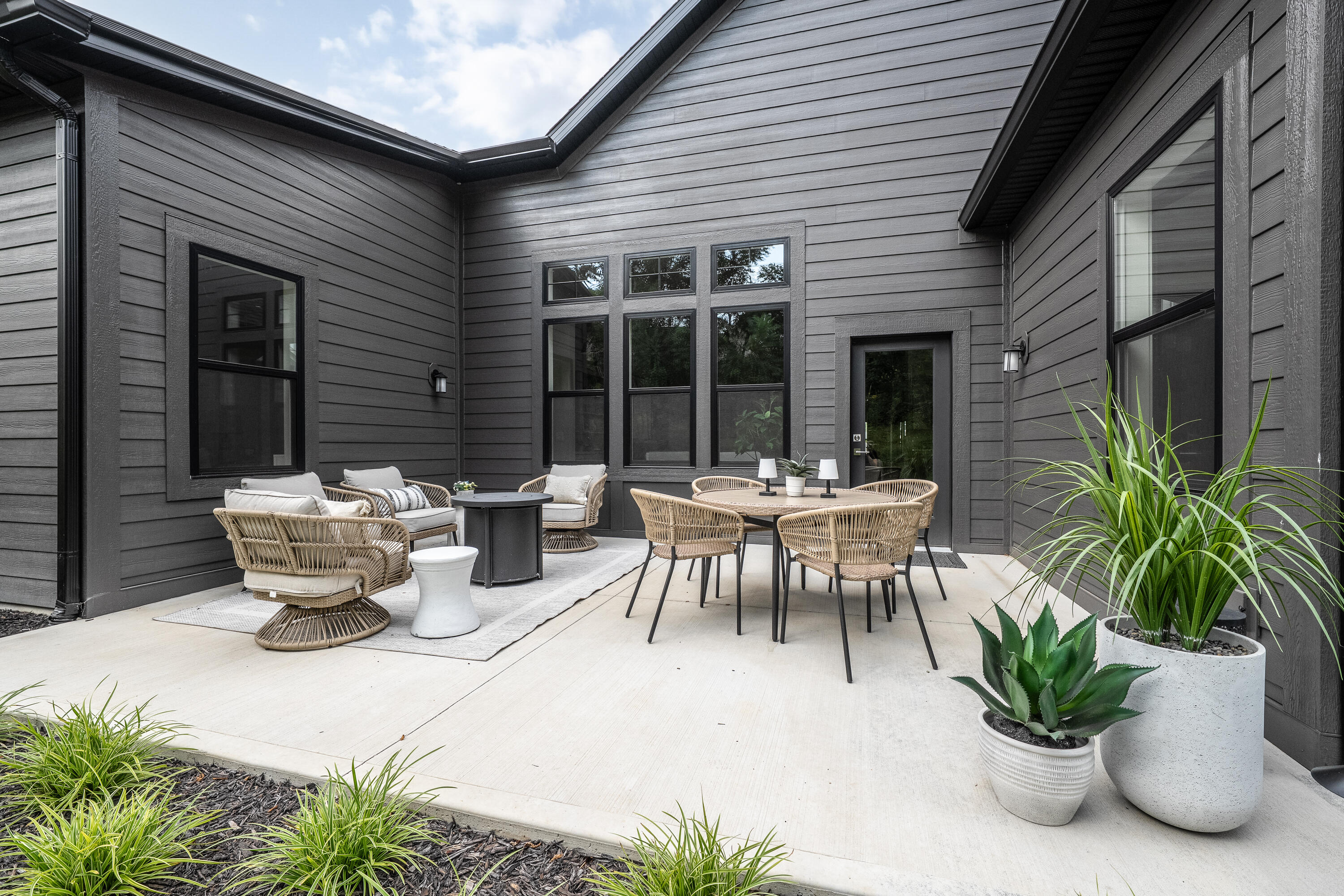 4704 Knapp Bluff Drive NE Grand Rapids MI 49525