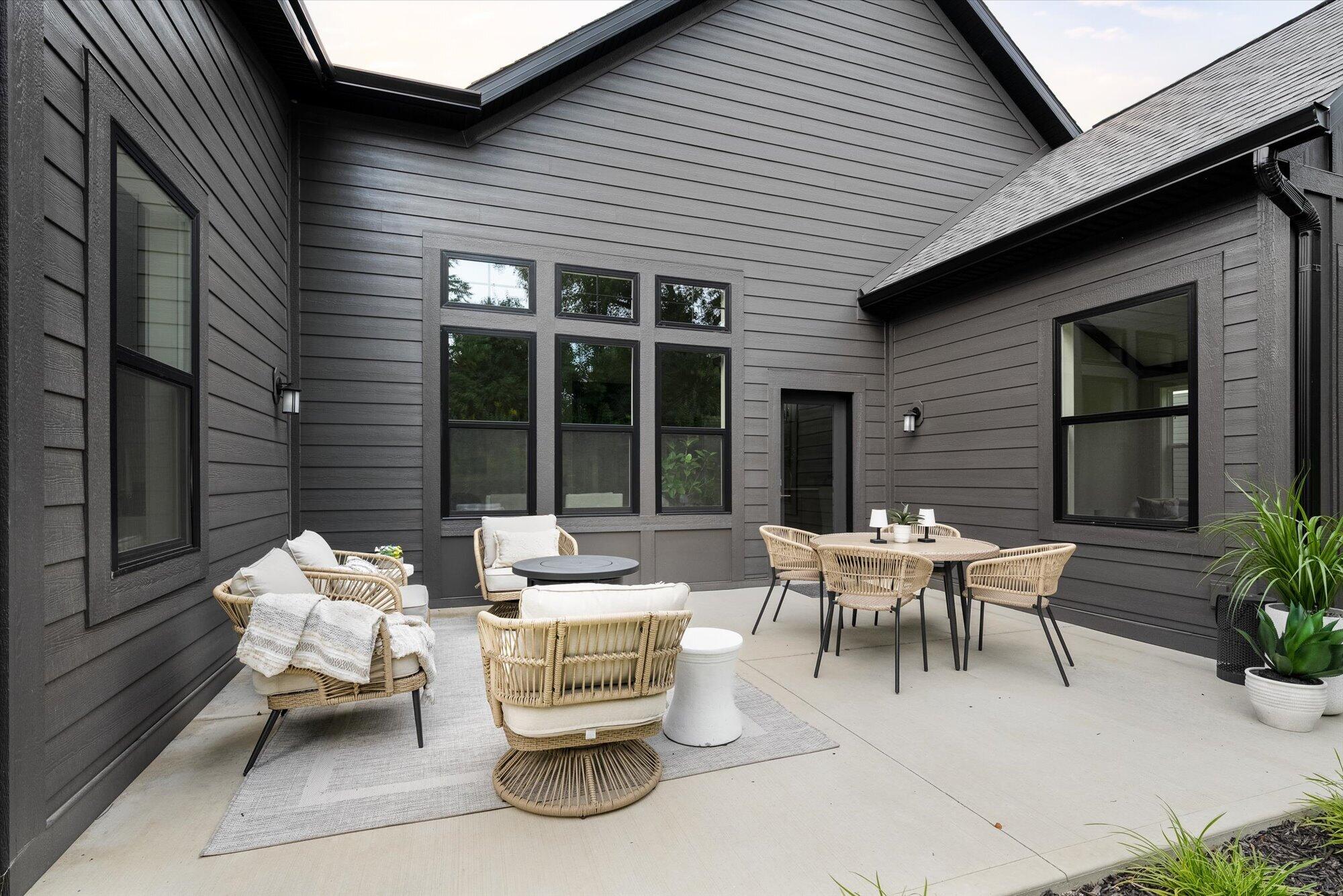 4704 Knapp Bluff Drive NE Grand Rapids MI 49525