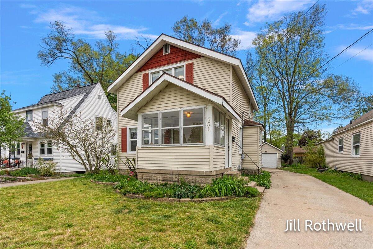 651 Alger Street SE Grand Rapids MI 49507