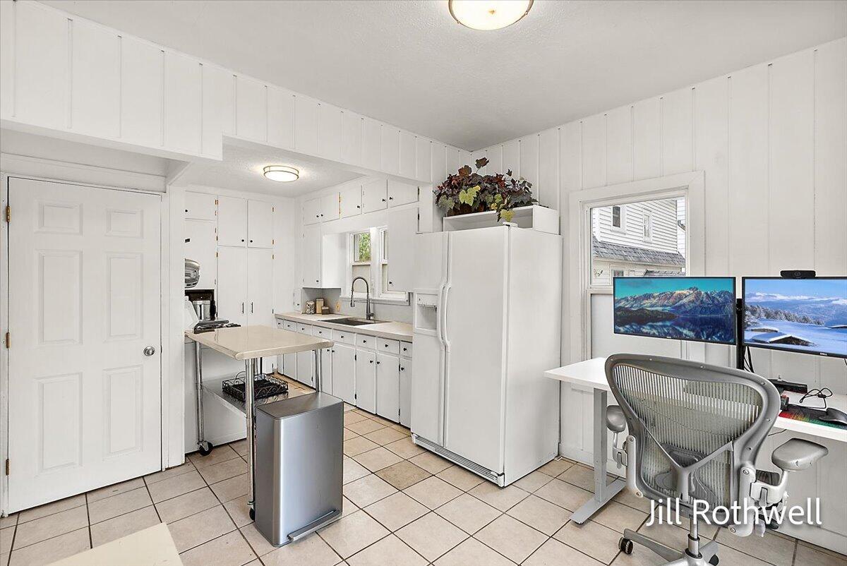 651 Alger Street SE Grand Rapids MI 49507