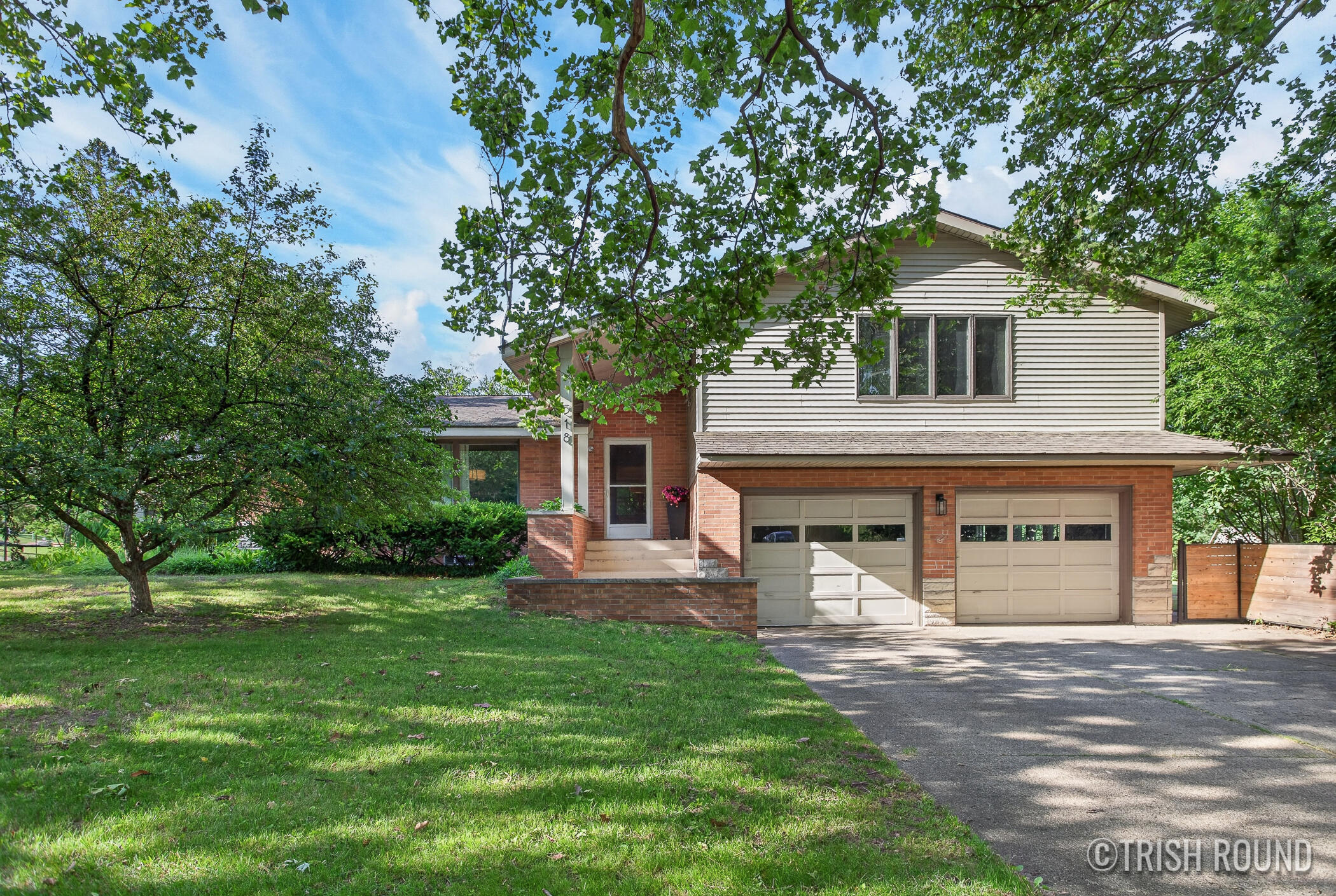 518 Russwood Street NE Grand Rapids MI 49505