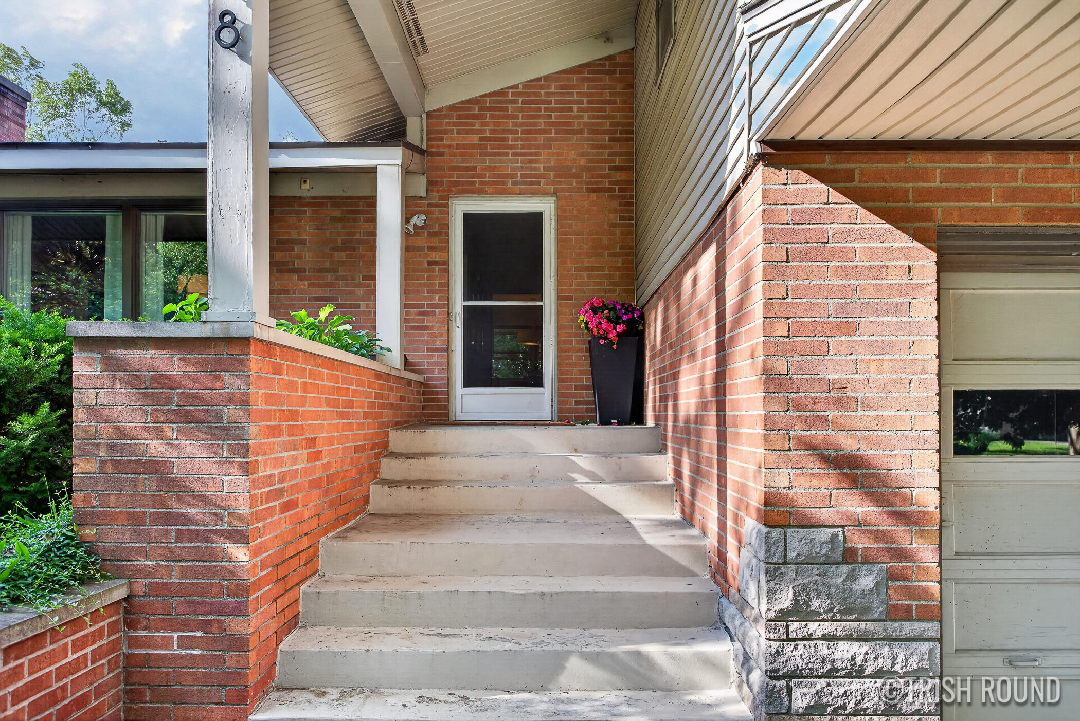 518 Russwood Street NE Grand Rapids MI 49505