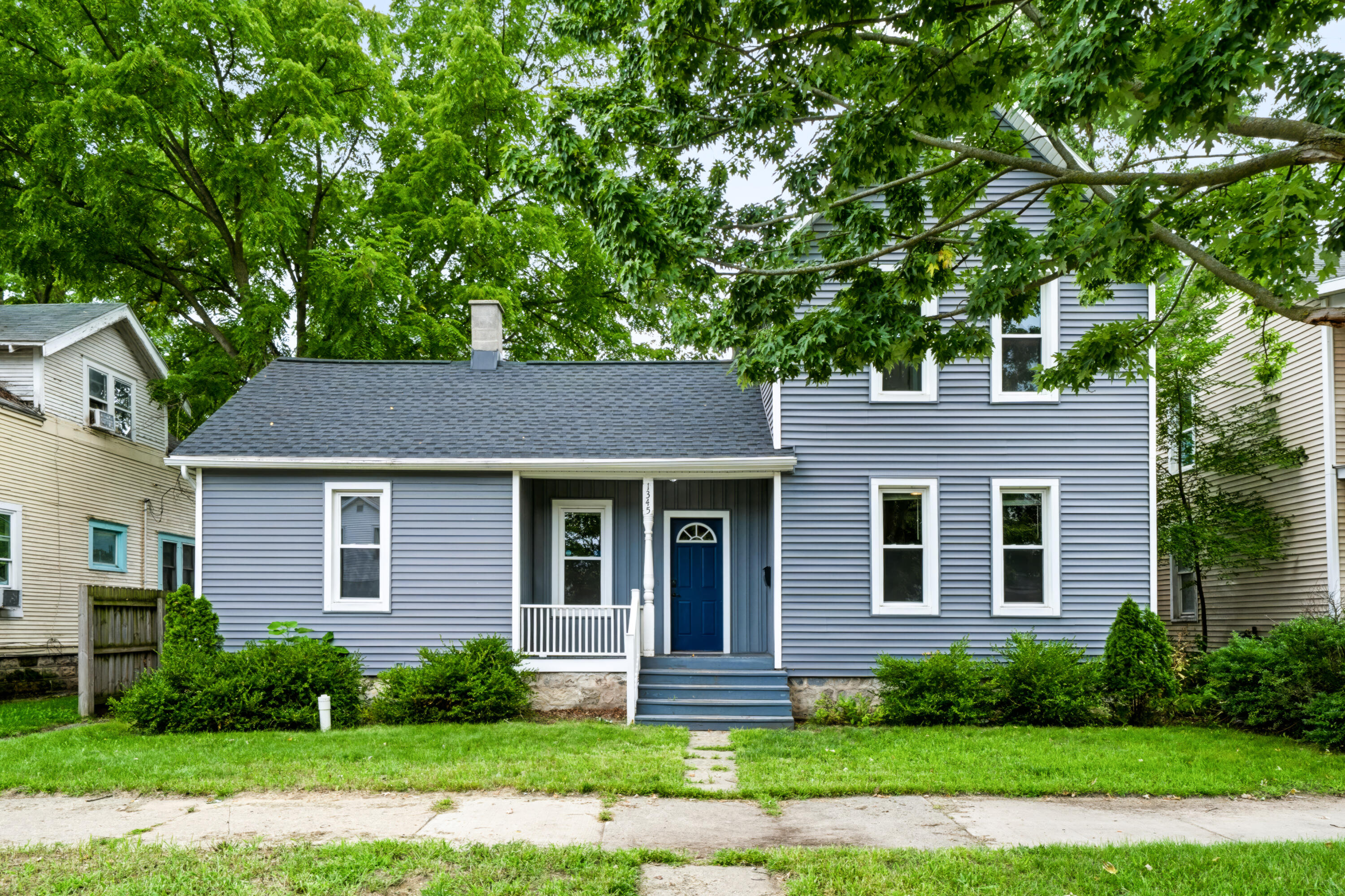 1345 NW Broadway Avenue NW Grand Rapids MI 49504