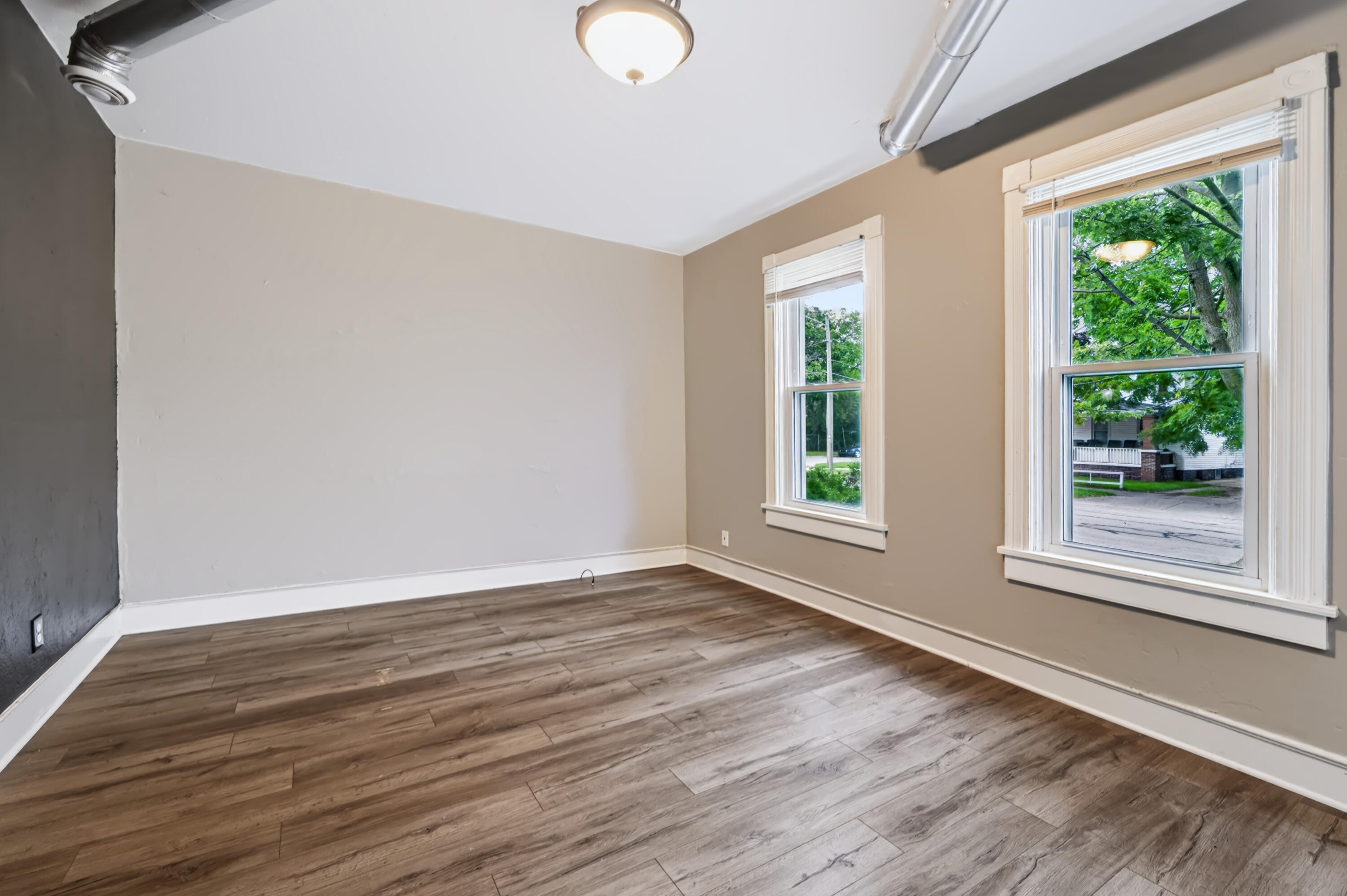 1345 NW Broadway Avenue NW Grand Rapids MI 49504