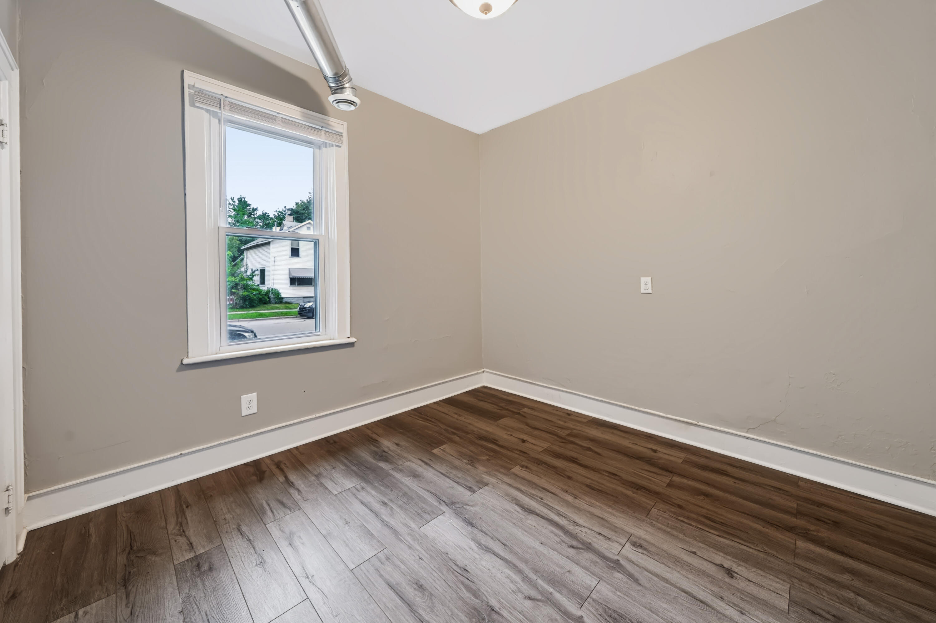 1345 NW Broadway Avenue NW Grand Rapids MI 49504