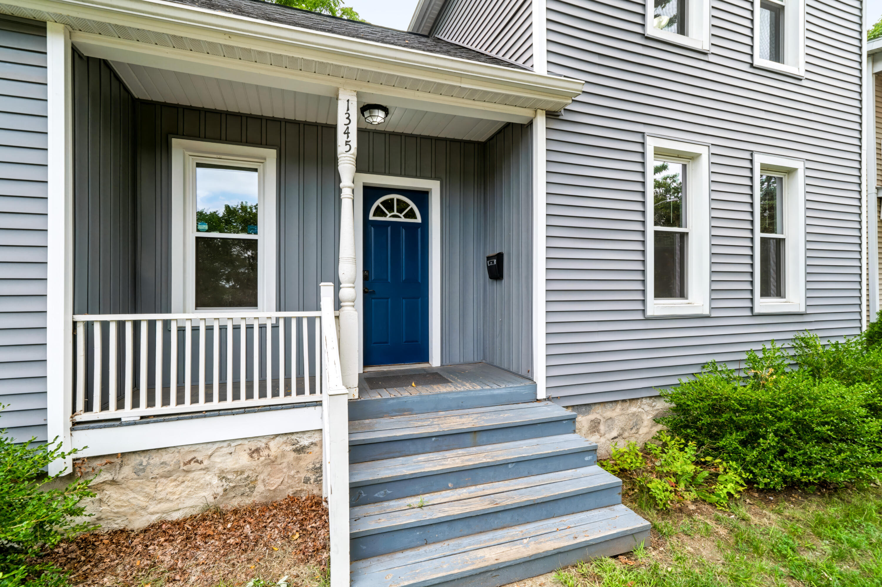 1345 NW Broadway Avenue NW Grand Rapids MI 49504