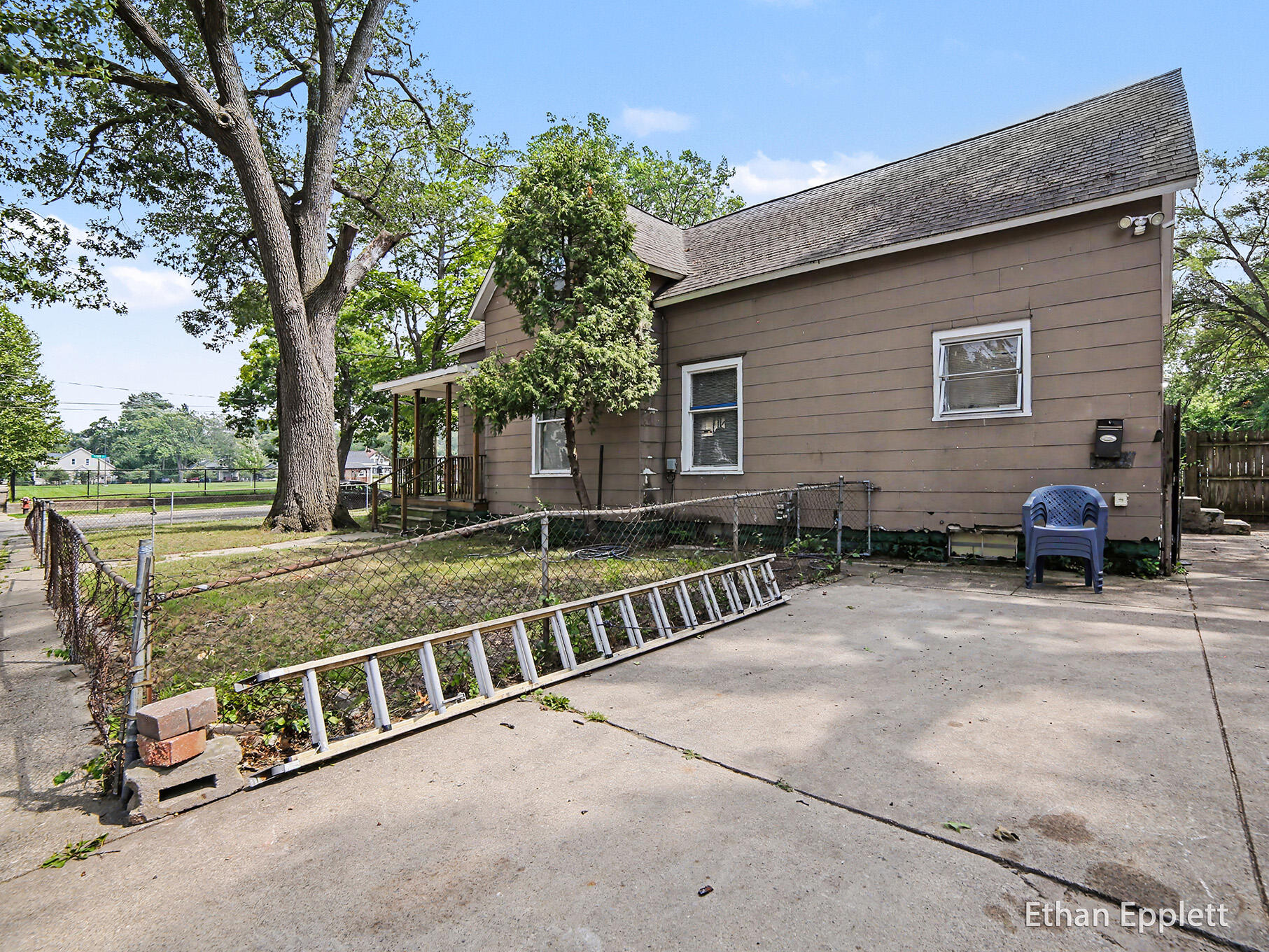 447 W Southern Avenue Muskegon MI 49441