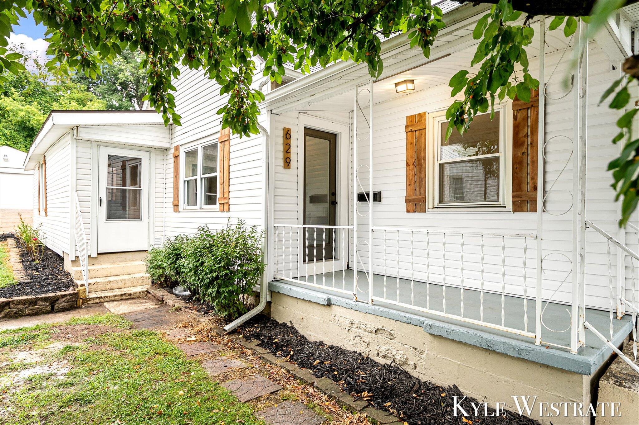 629 Harlan Avenue NE Grand Rapids MI 49503
