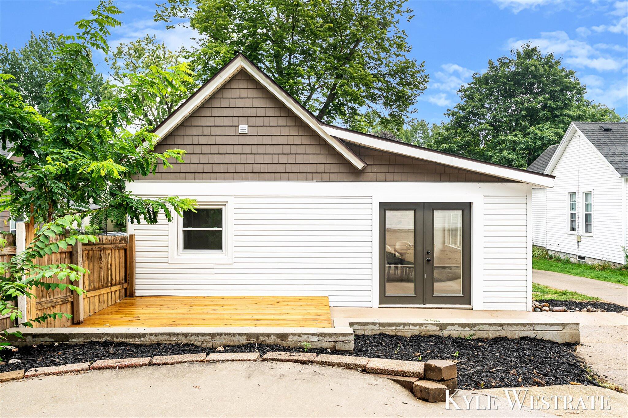 629 Harlan Avenue NE Grand Rapids MI 49503