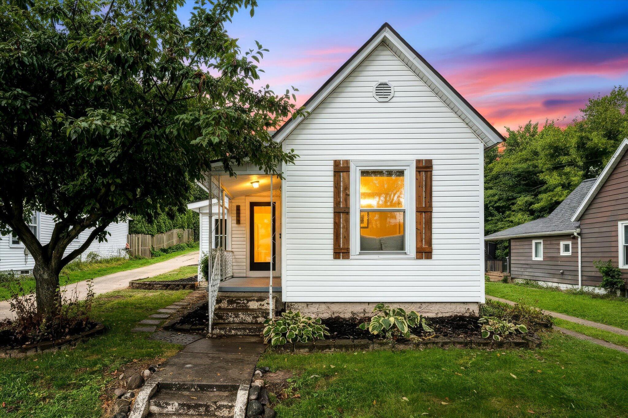 629 Harlan Avenue NE Grand Rapids MI 49503