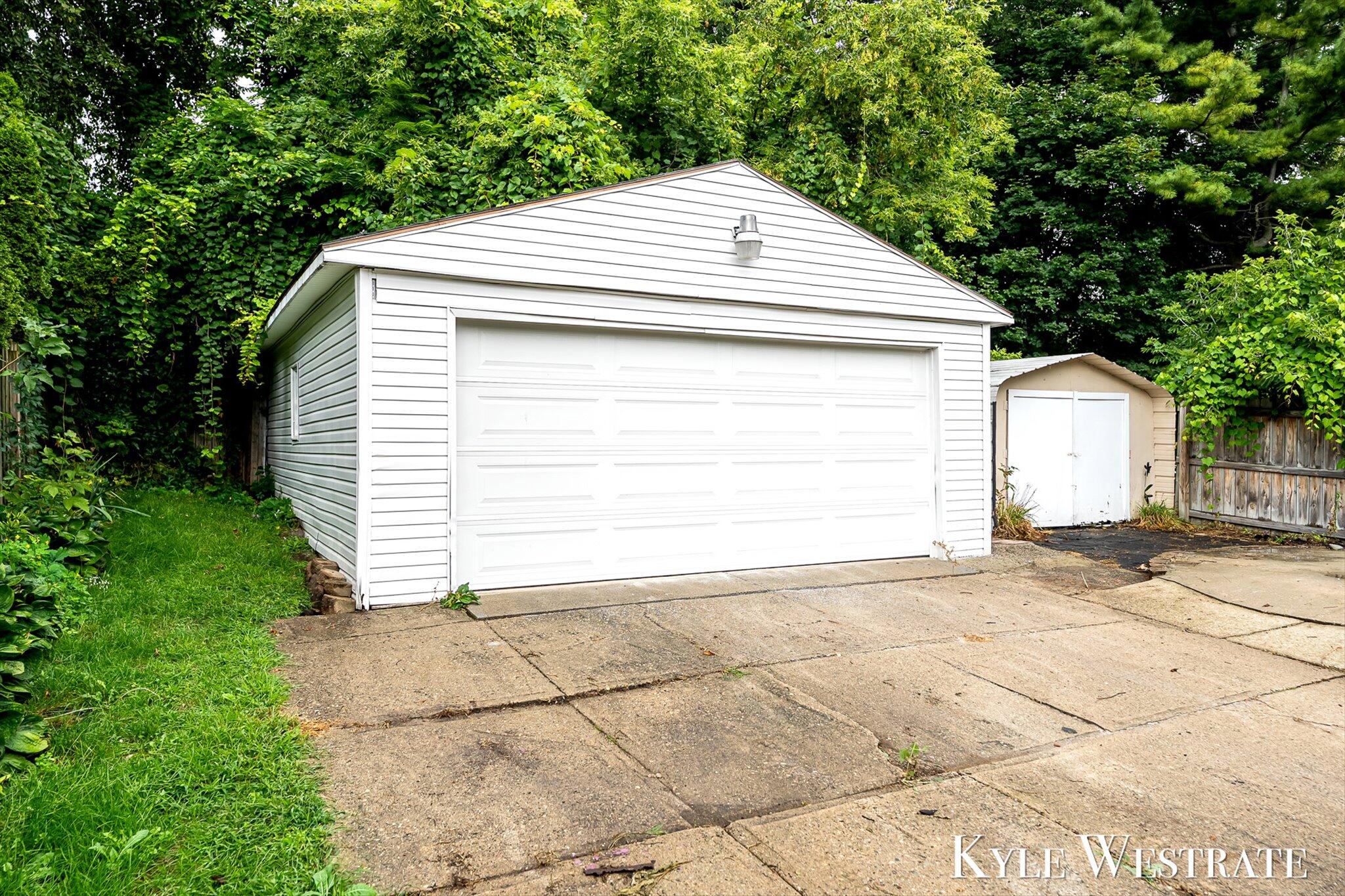 629 Harlan Avenue NE Grand Rapids MI 49503