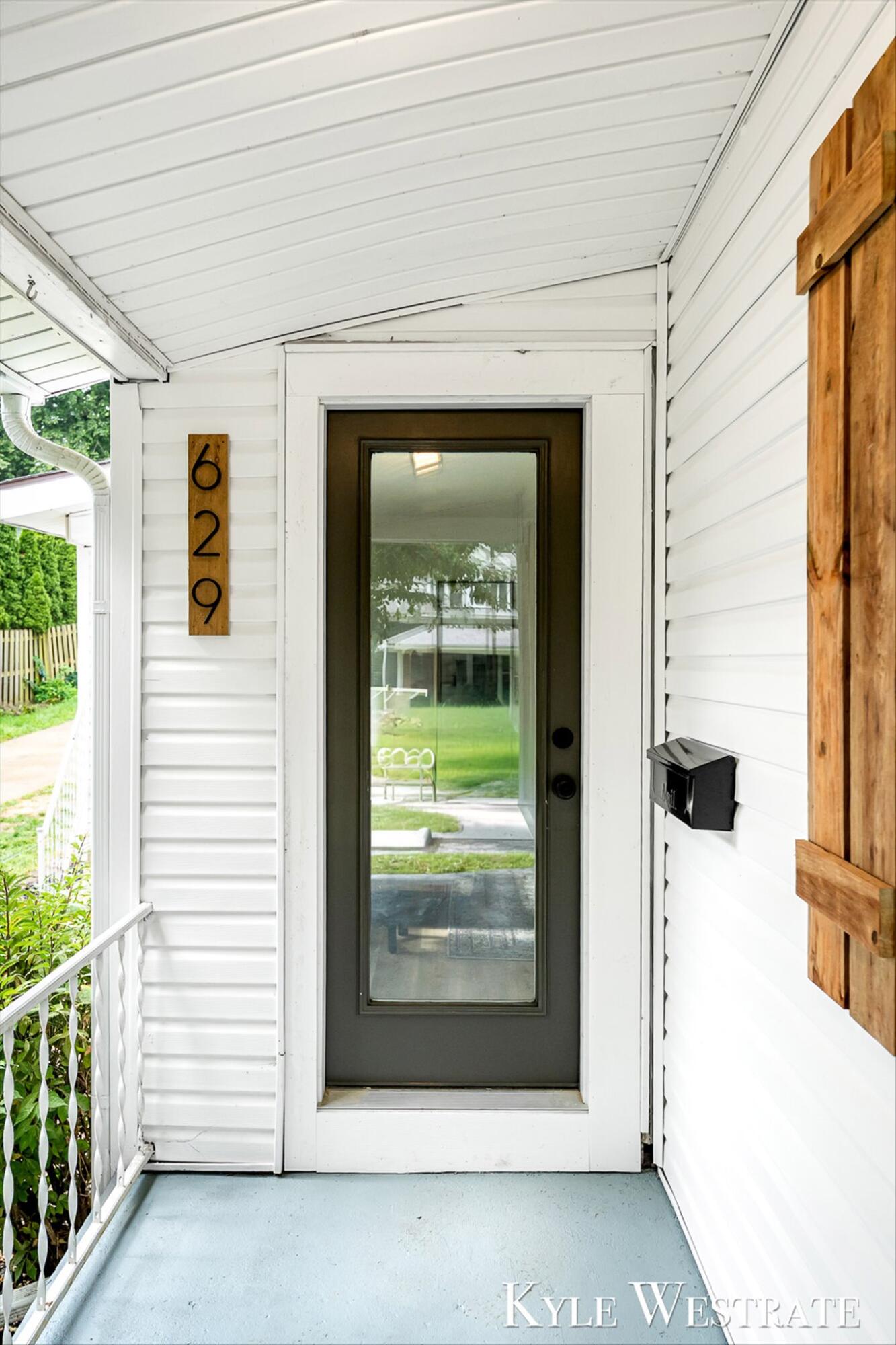629 Harlan Avenue NE Grand Rapids MI 49503