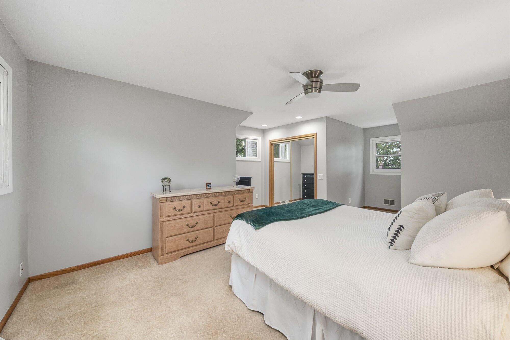 726 Lakeview Drive Portage MI 49002