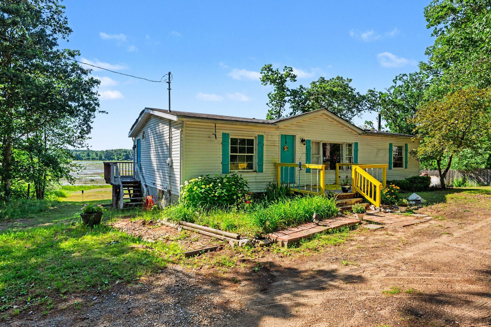 4729 118th Avenue Fennville MI 49408
