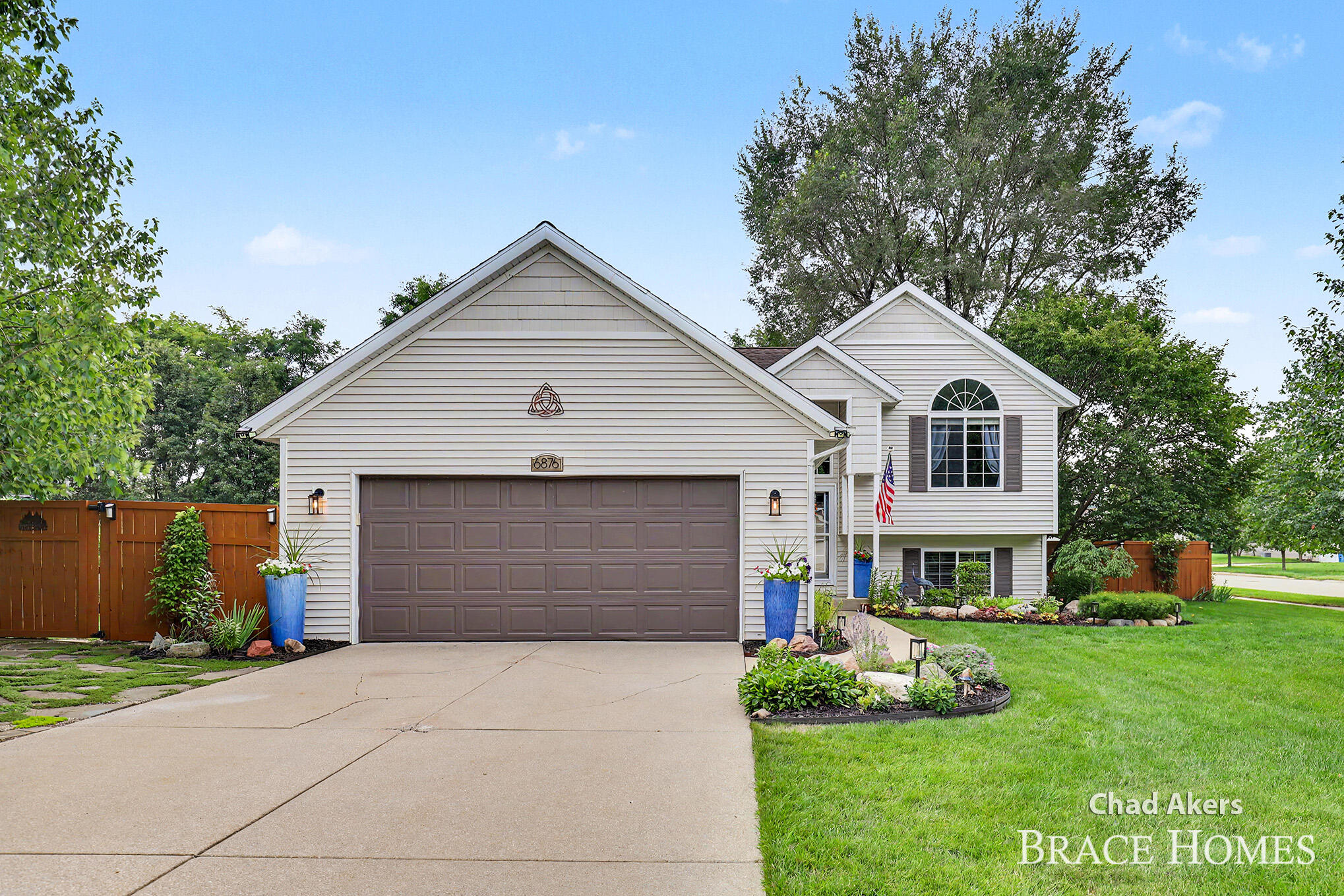 6876 Northway Drive NE Rockford MI 49341