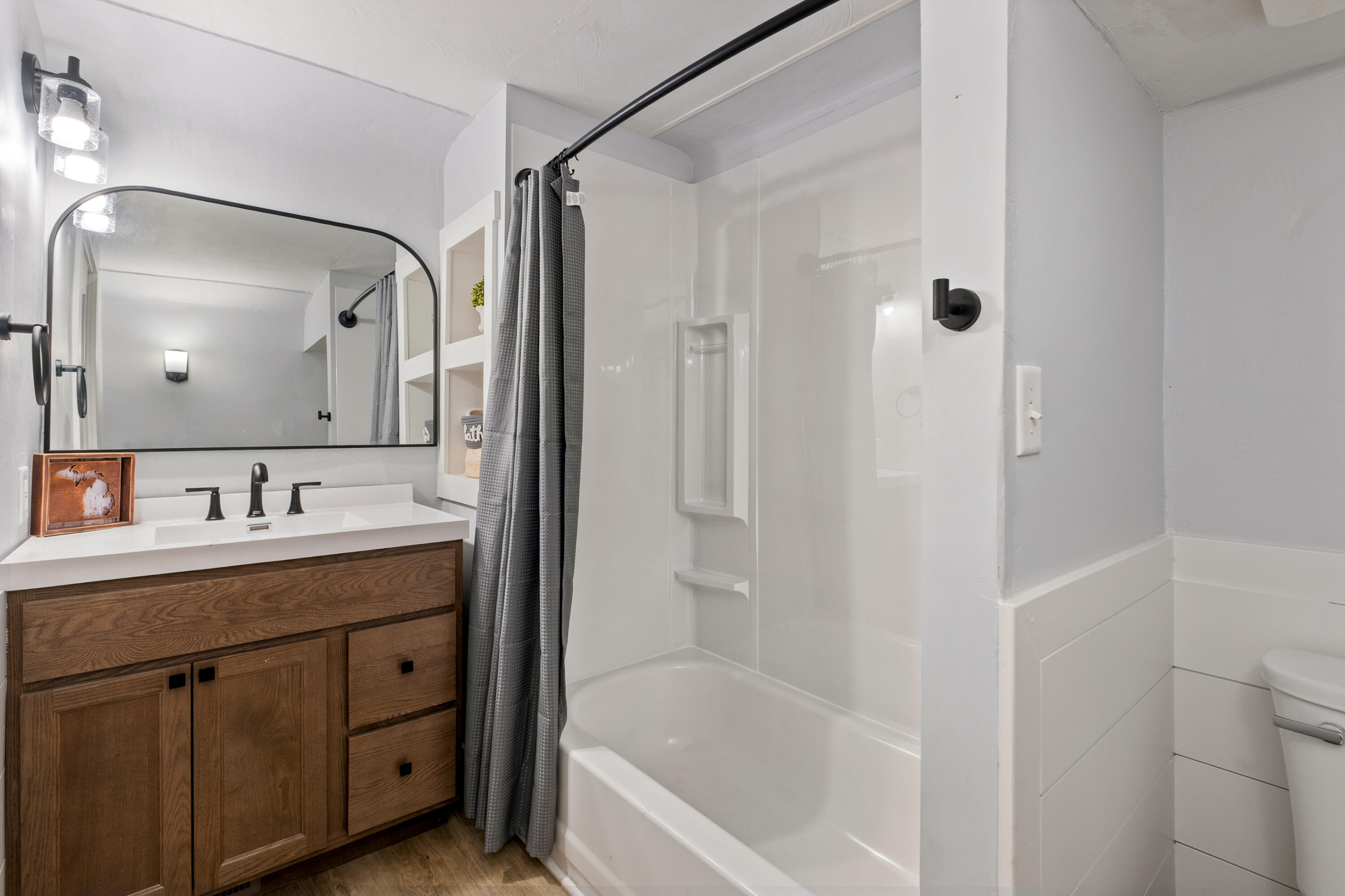 1030 Harding Street NW Grand Rapids MI 49544