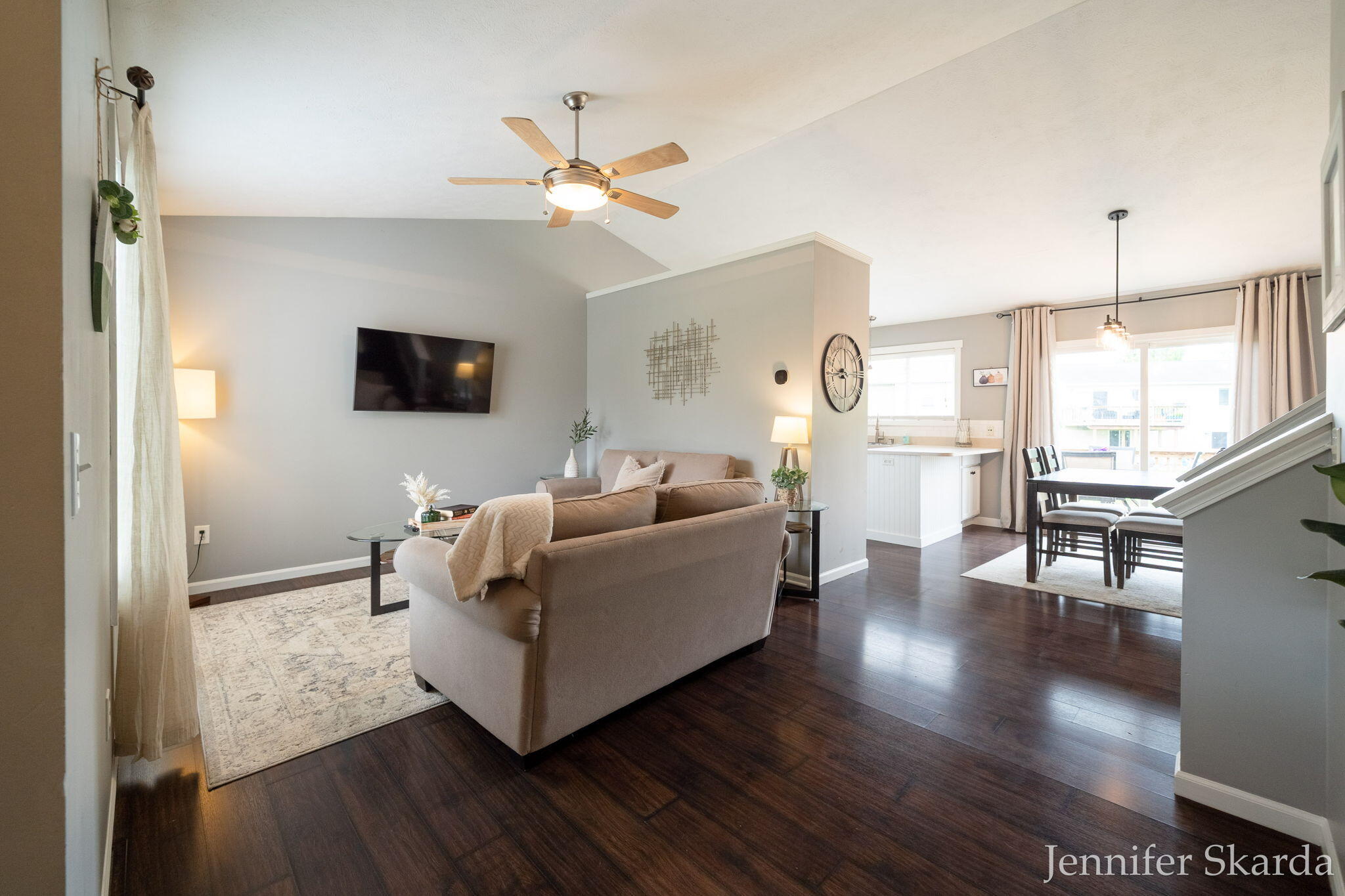 3054 Woodglen Street NW Grand Rapids MI 49504