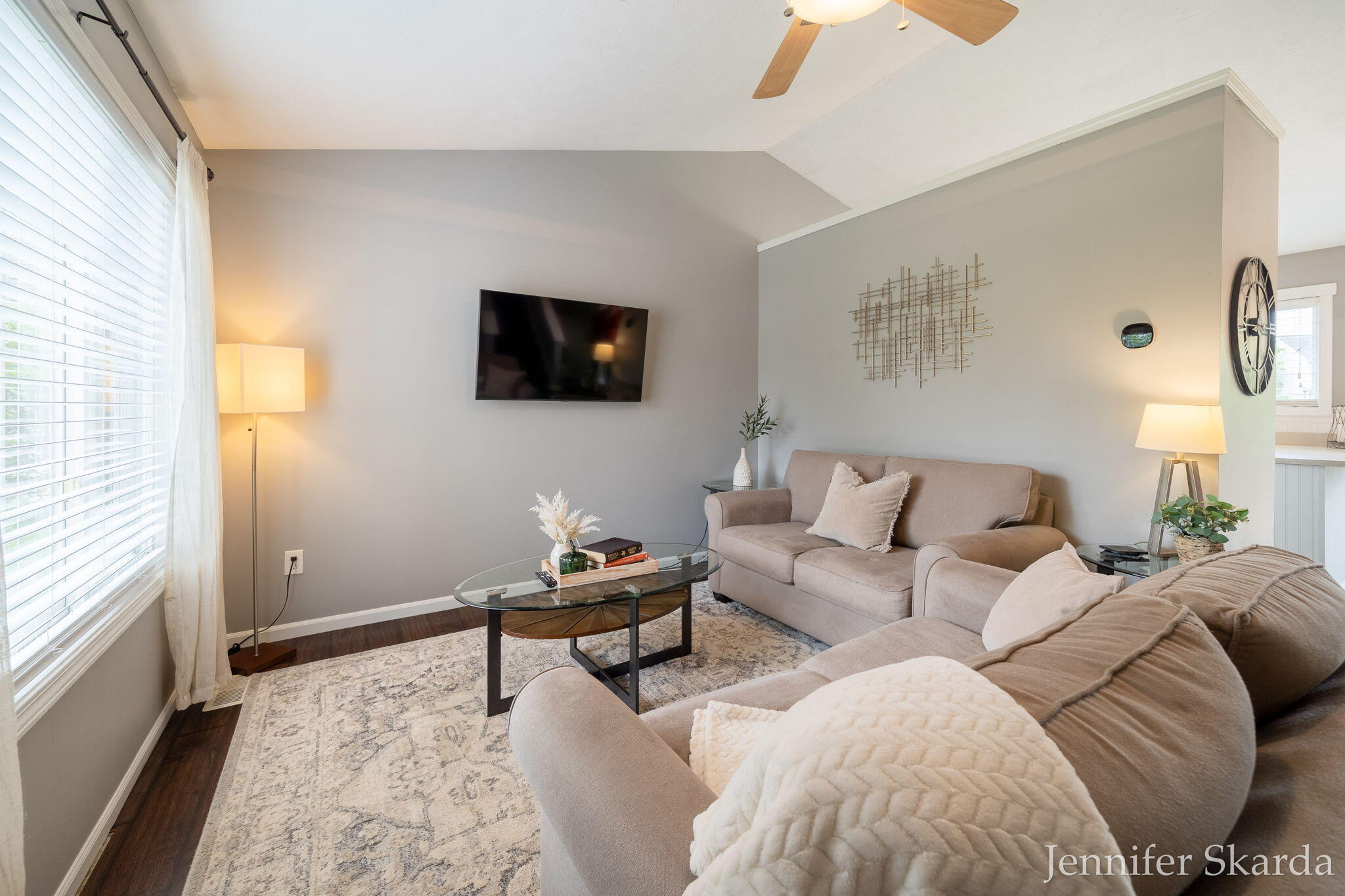 3054 Woodglen Street NW Grand Rapids MI 49504