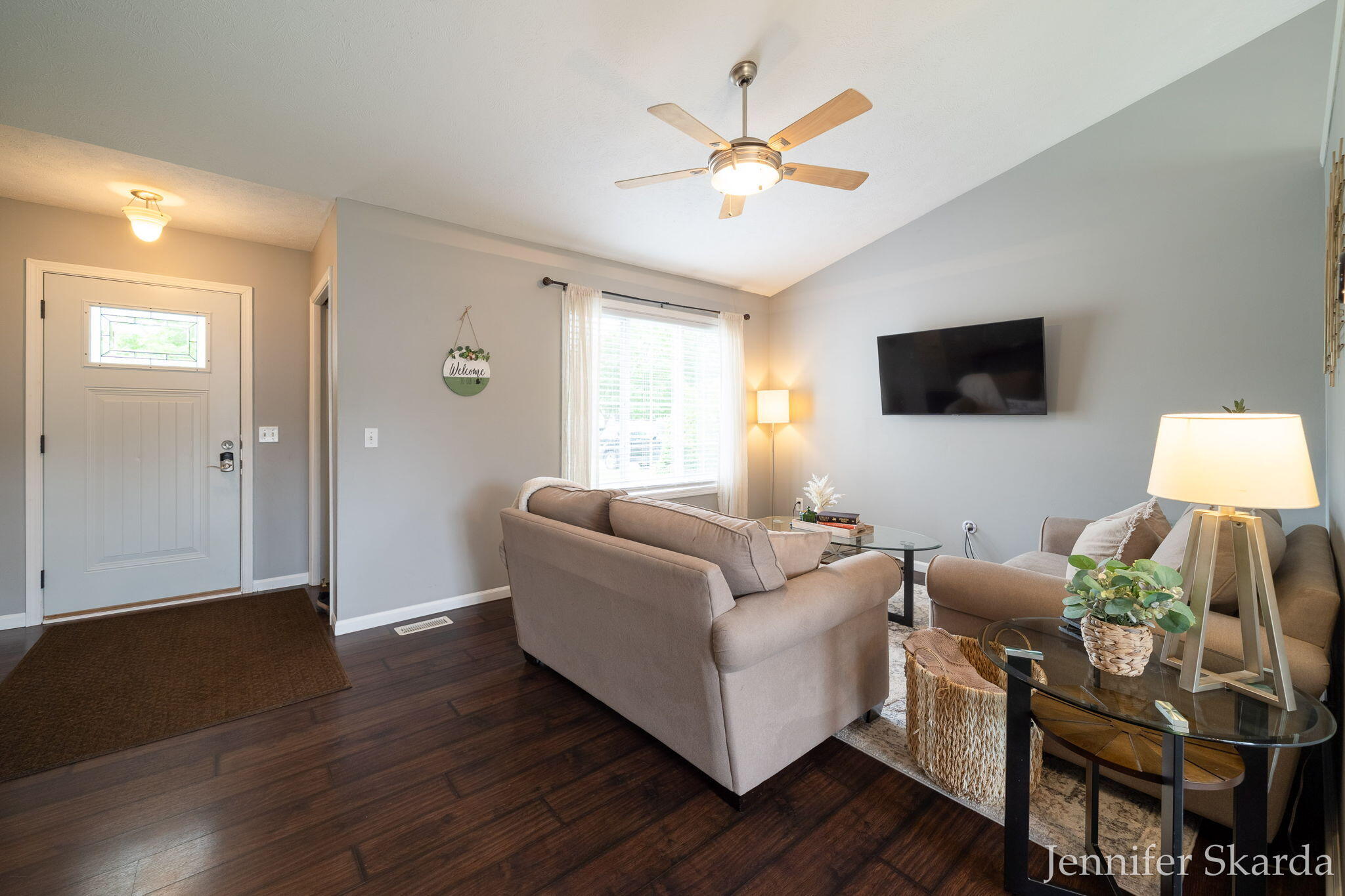 3054 Woodglen Street NW Grand Rapids MI 49504