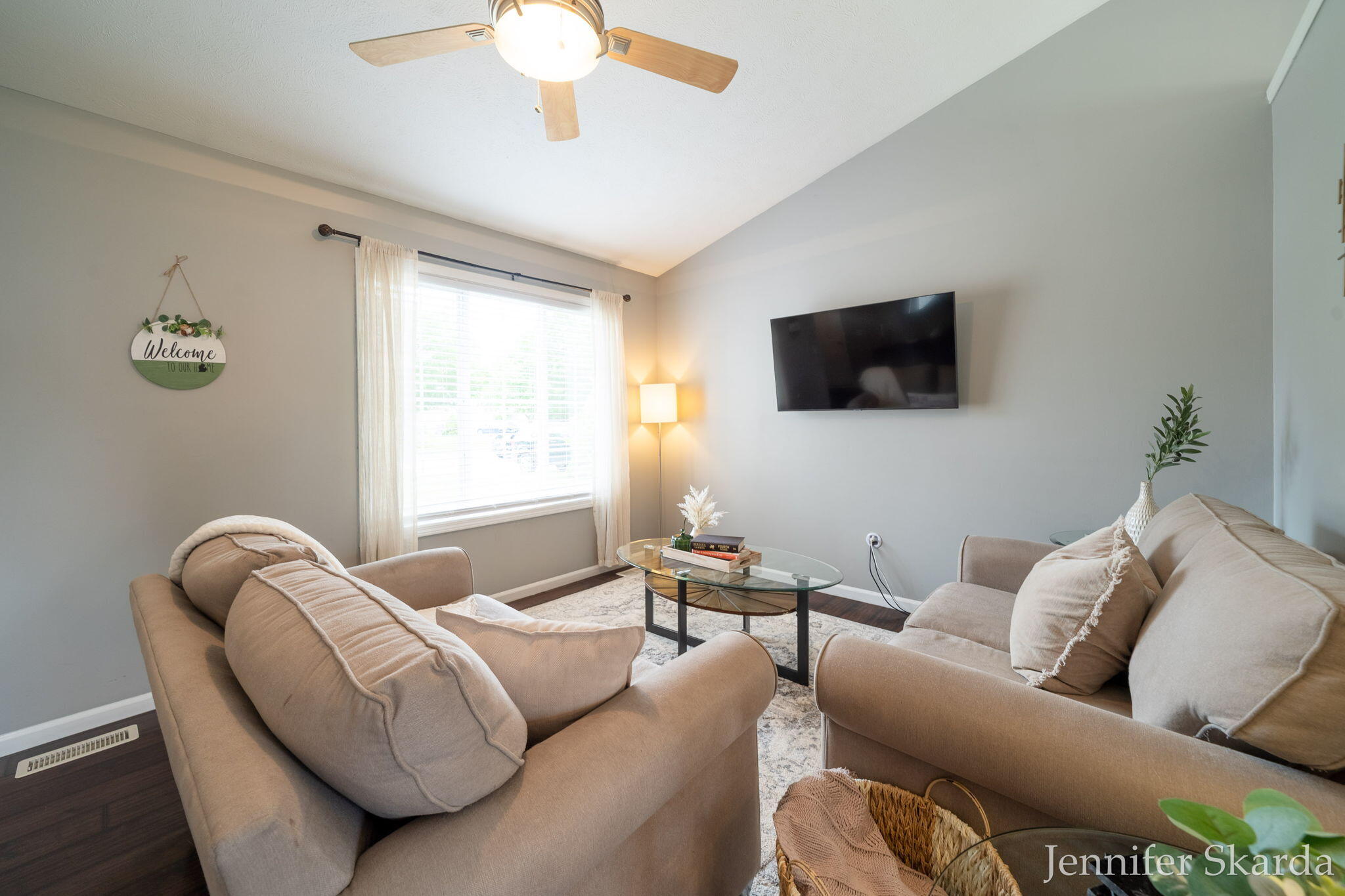 3054 Woodglen Street NW Grand Rapids MI 49504