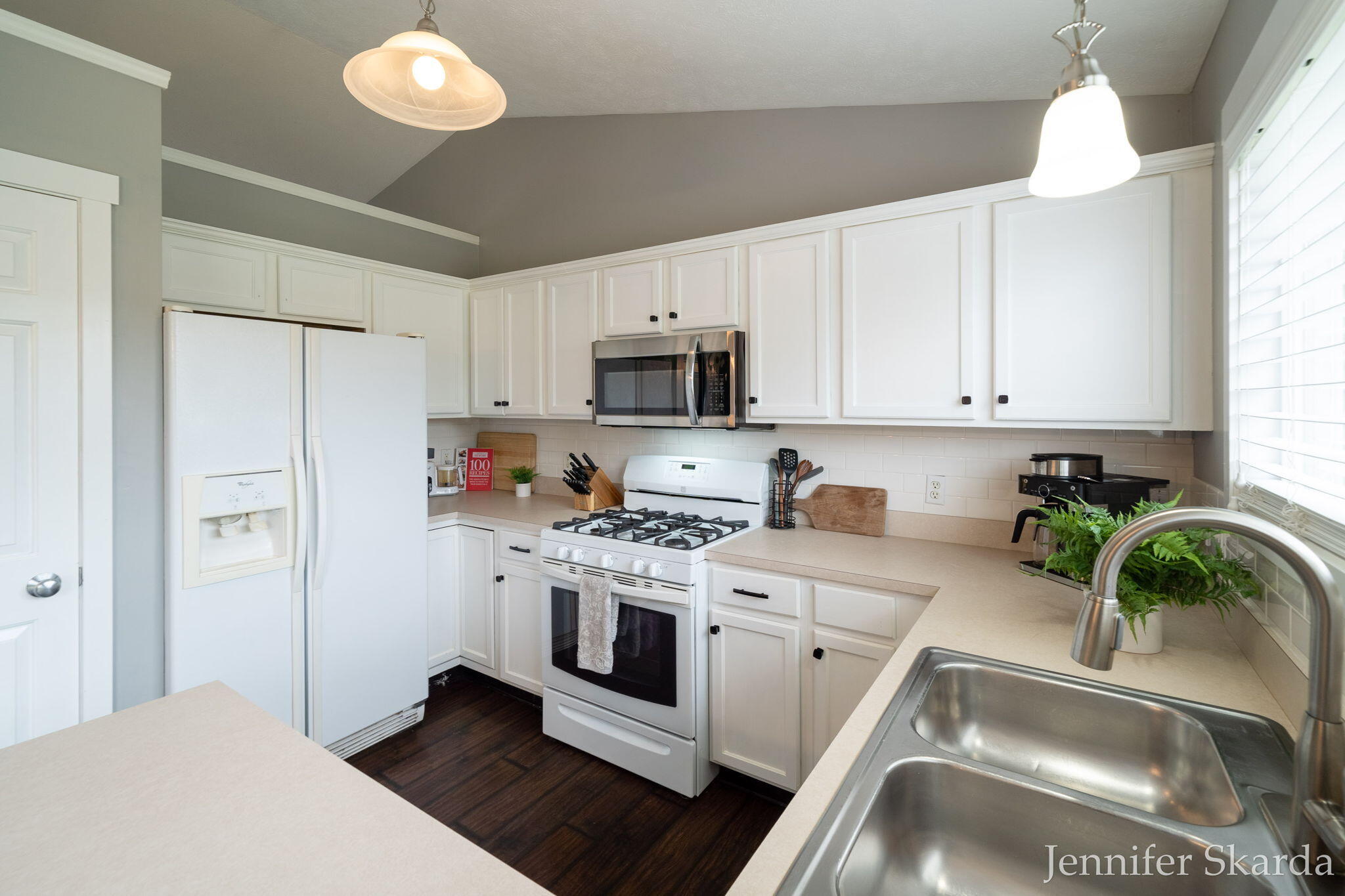 3054 Woodglen Street NW Grand Rapids MI 49504