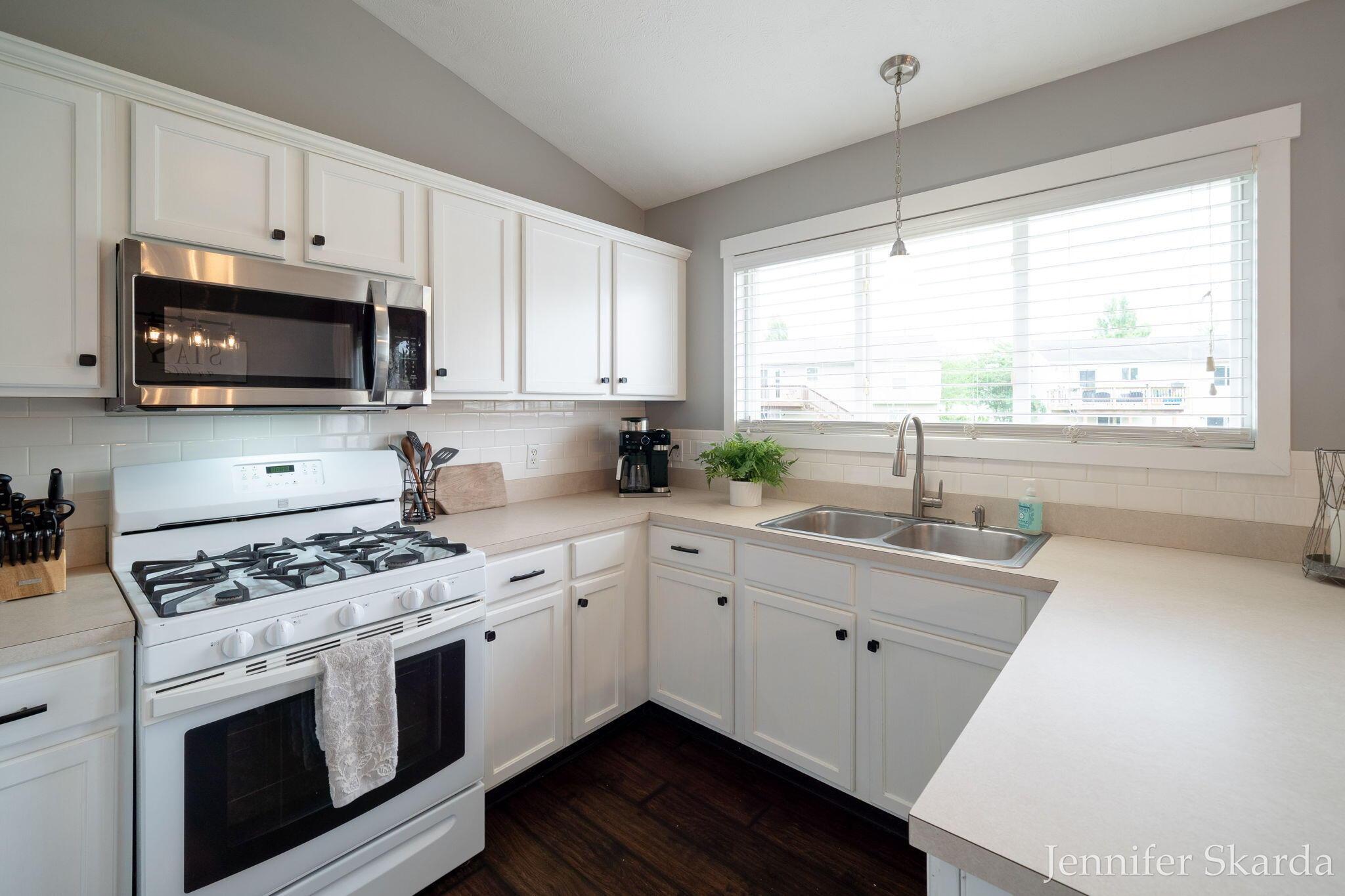 3054 Woodglen Street NW Grand Rapids MI 49504