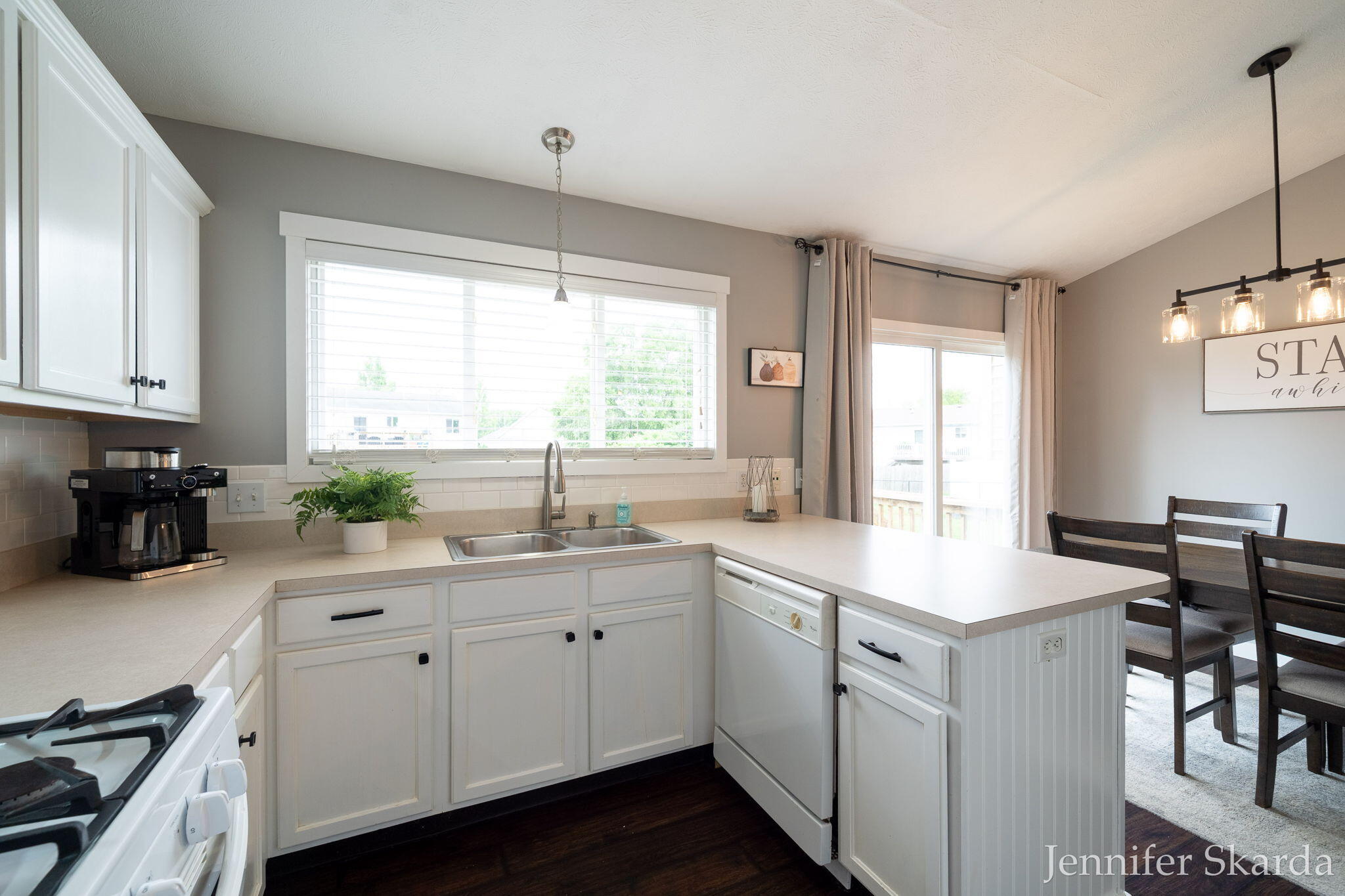 3054 Woodglen Street NW Grand Rapids MI 49504