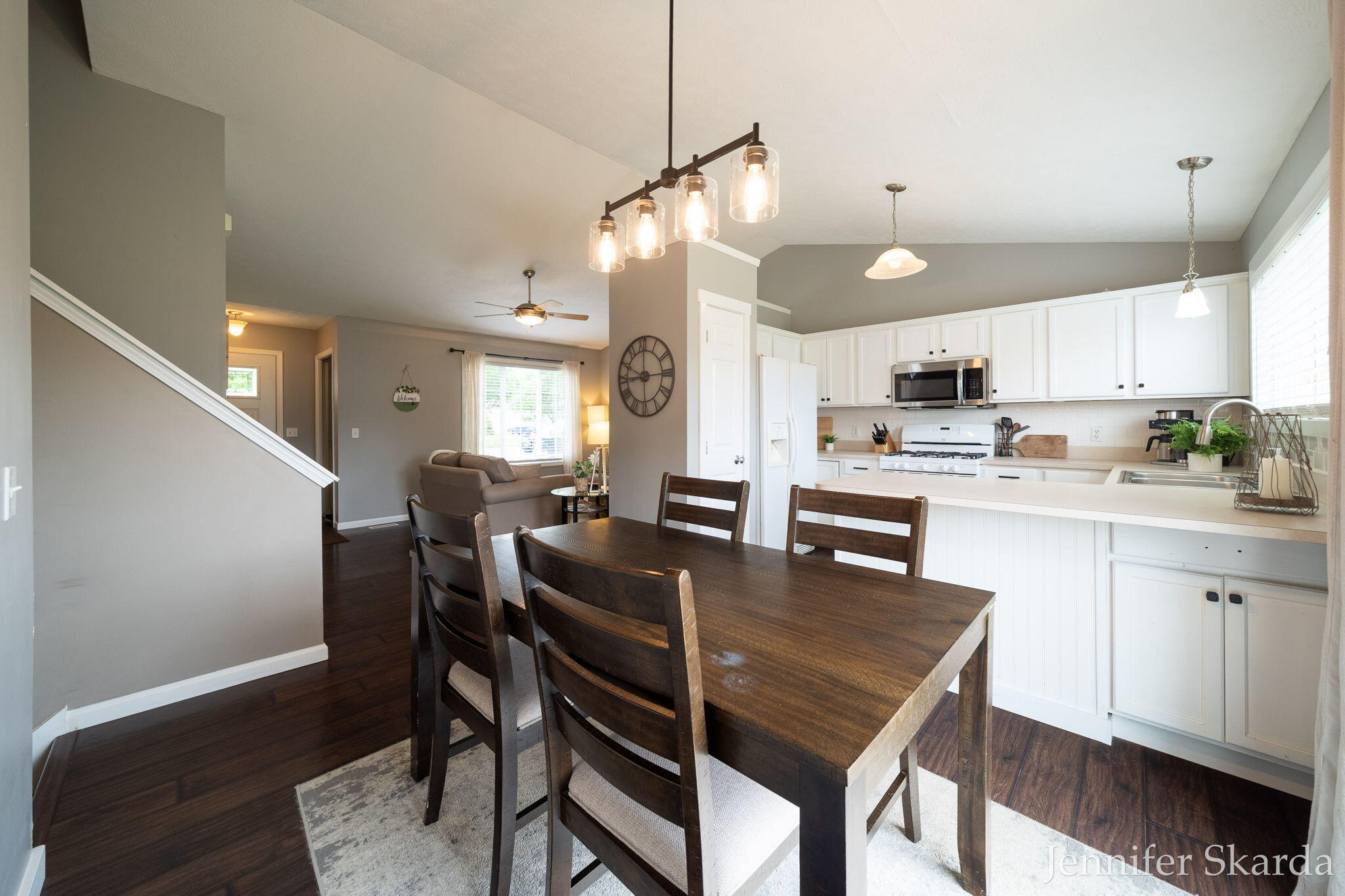3054 Woodglen Street NW Grand Rapids MI 49504