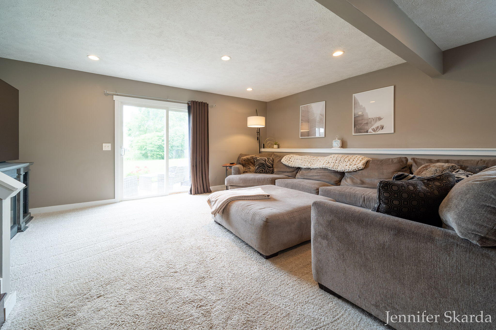 3054 Woodglen Street NW Grand Rapids MI 49504