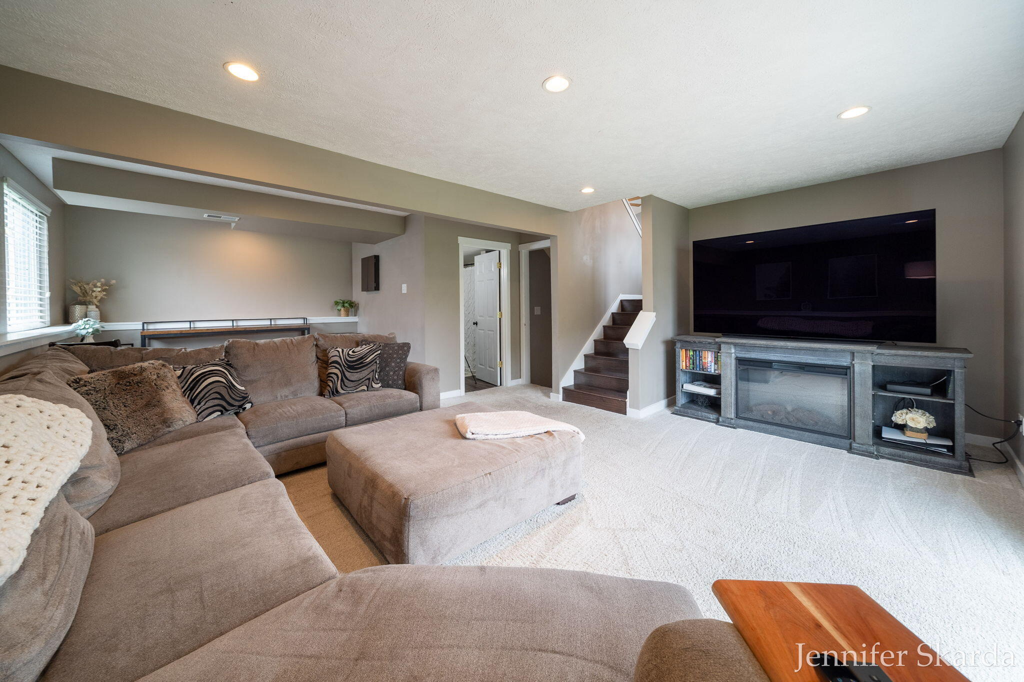 3054 Woodglen Street NW Grand Rapids MI 49504
