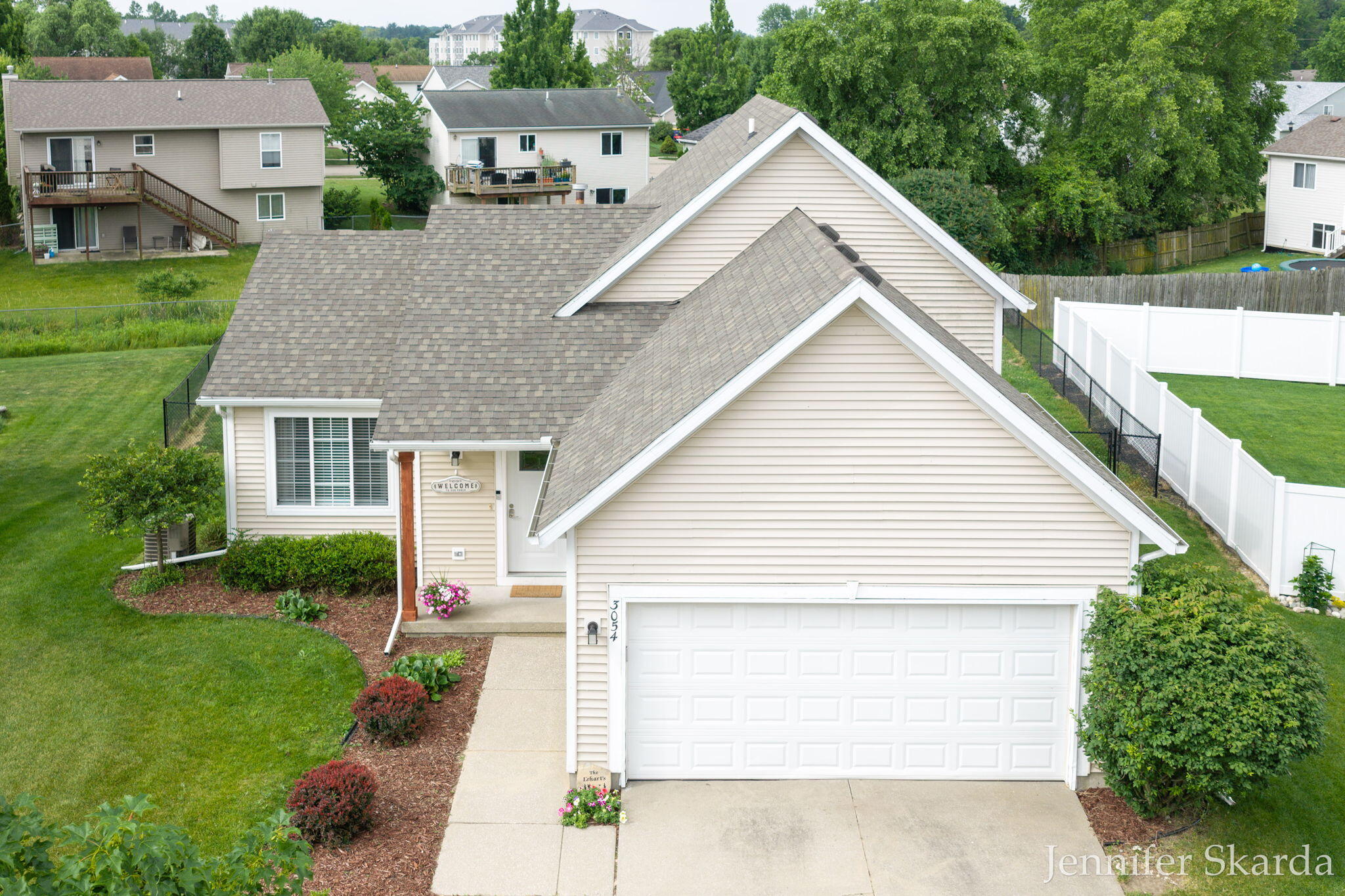3054 Woodglen Street NW Grand Rapids MI 49504