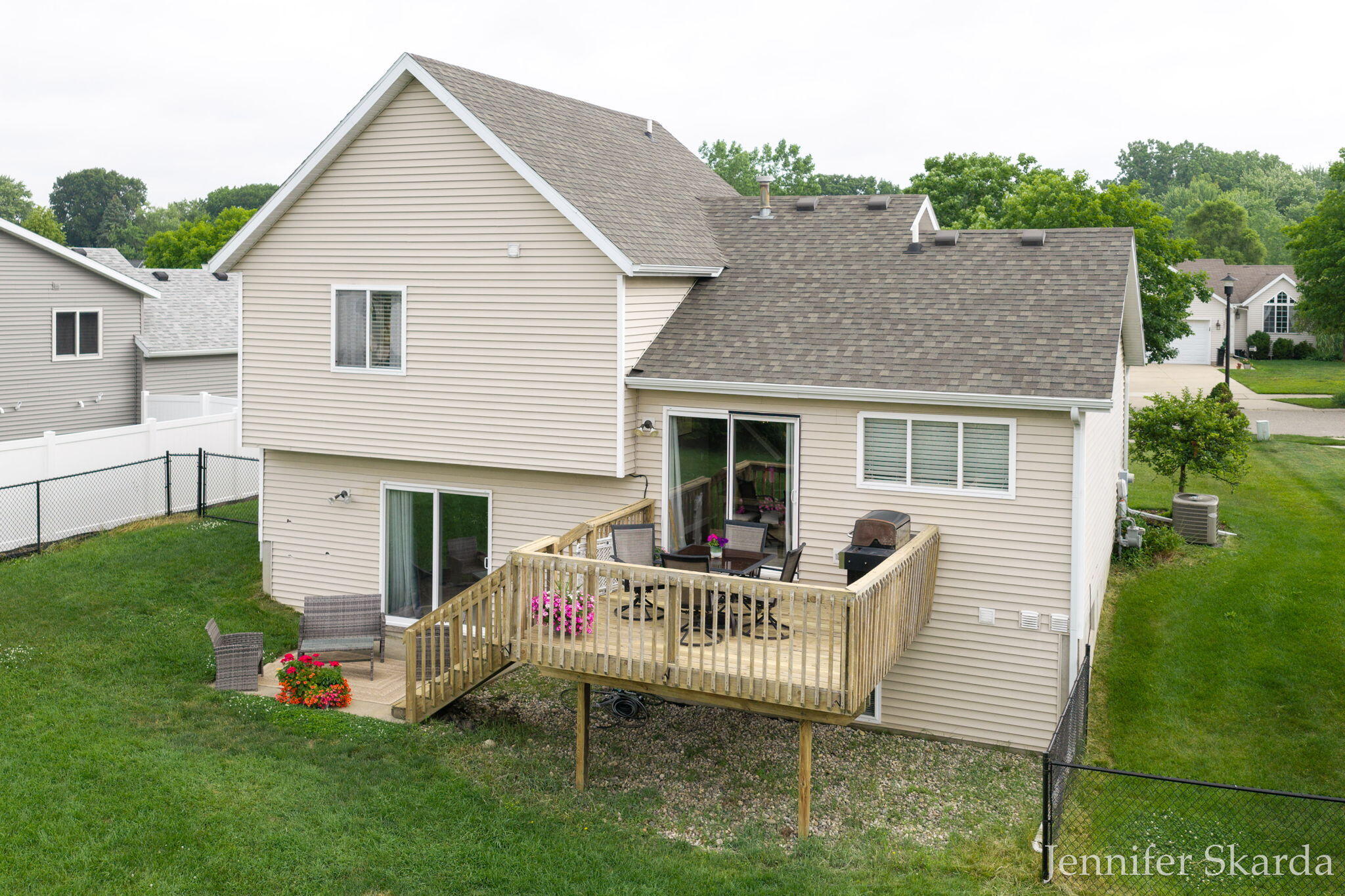 3054 Woodglen Street NW Grand Rapids MI 49504