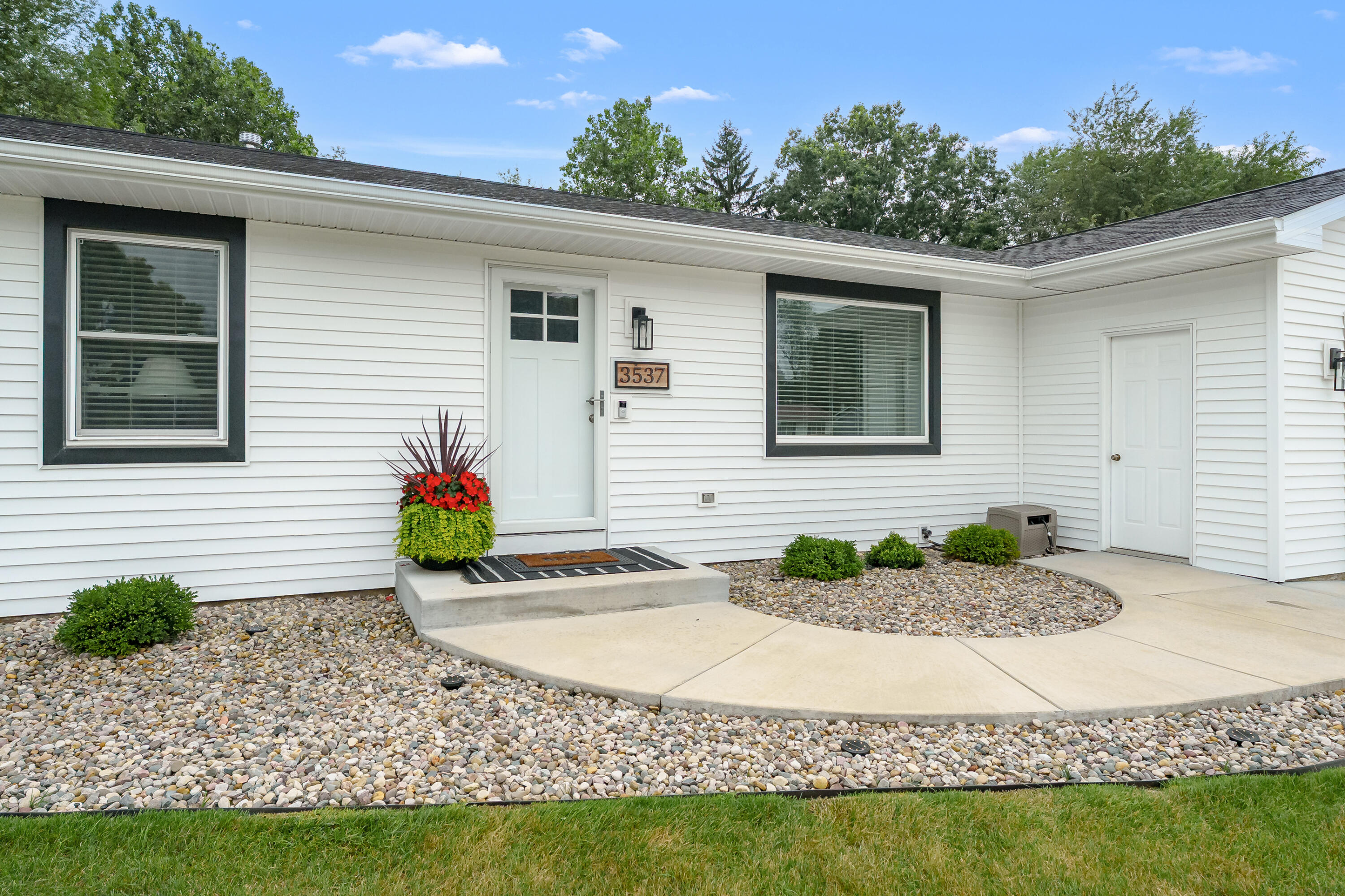 3537 Thornhill Avenue Kalamazoo MI 49004