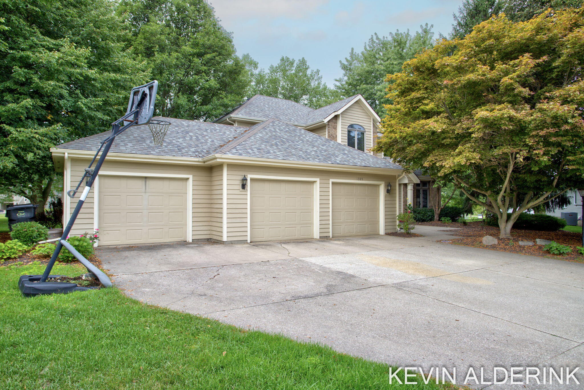 1305 Augusta Court W Holland MI 49423