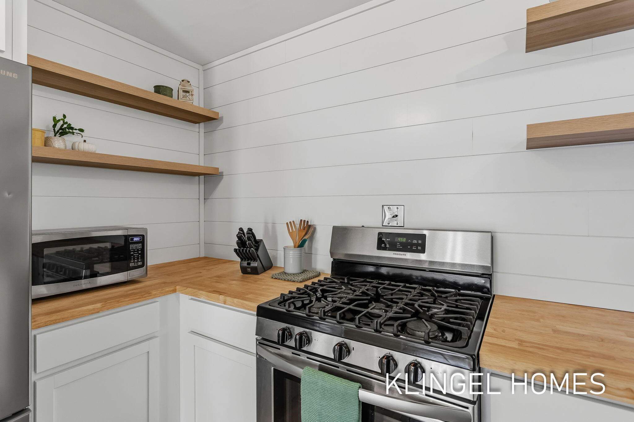1974 Belmont Drive Muskegon MI 49441