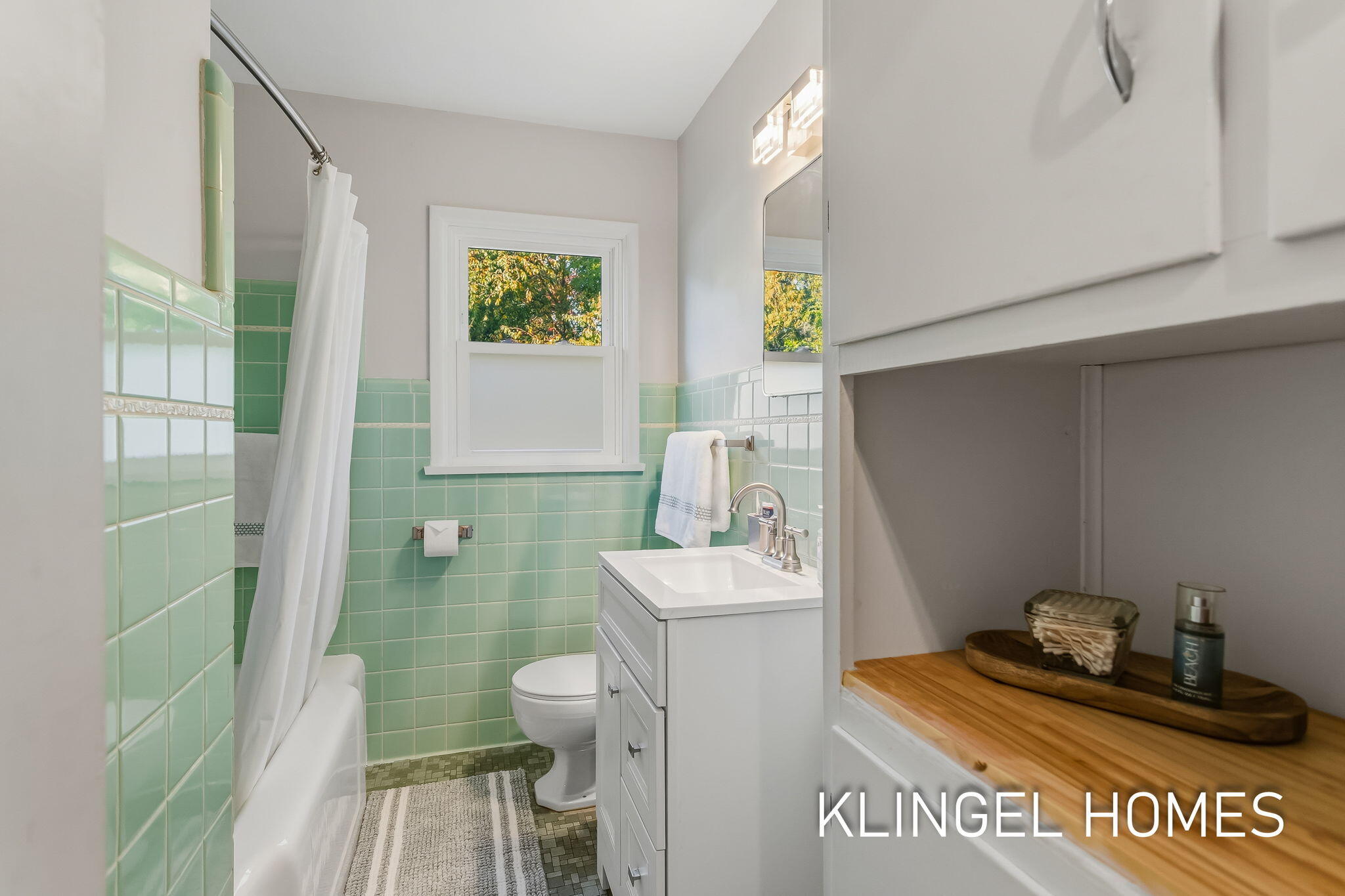 1974 Belmont Drive Muskegon MI 49441
