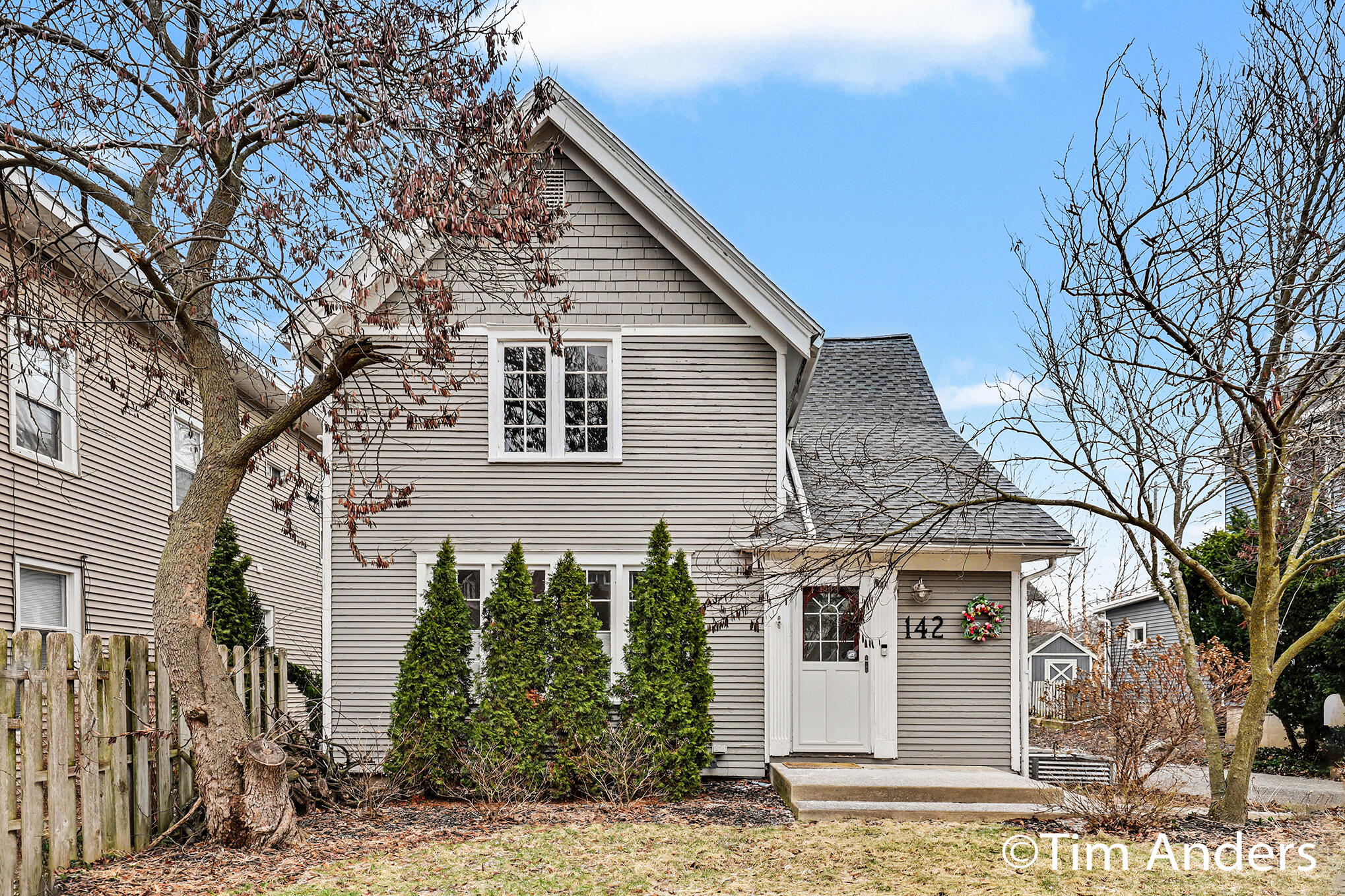 142 Carlton Avenue SE Grand Rapids MI 49506
