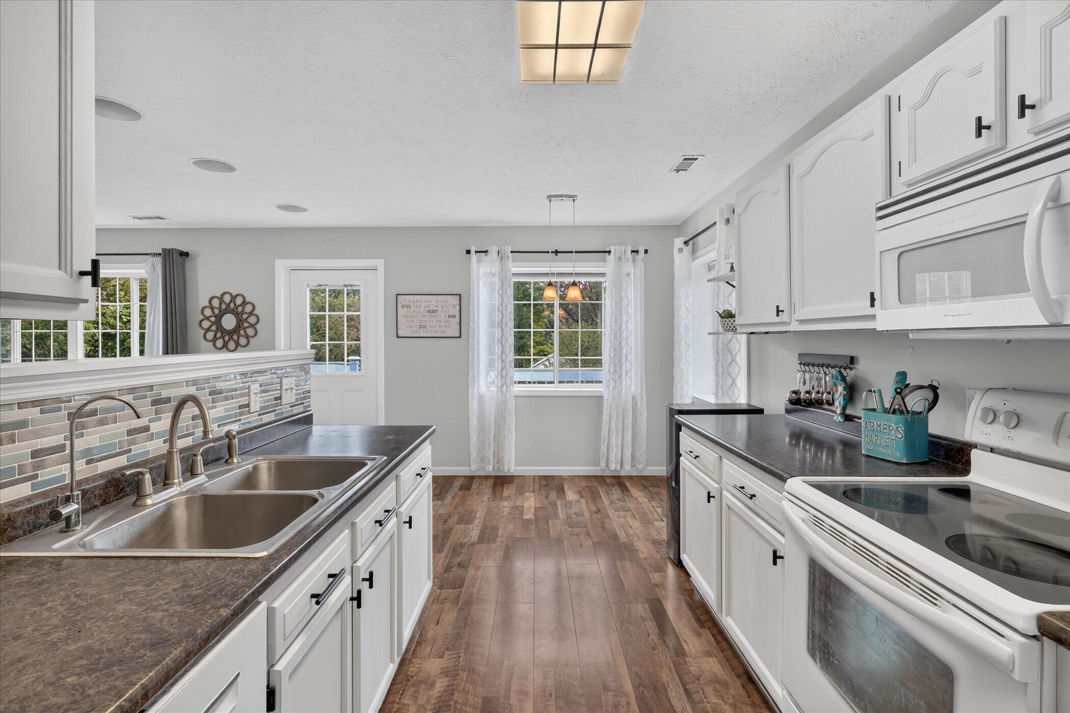 2513 Parkview Avenue Kalamazoo MI 49008